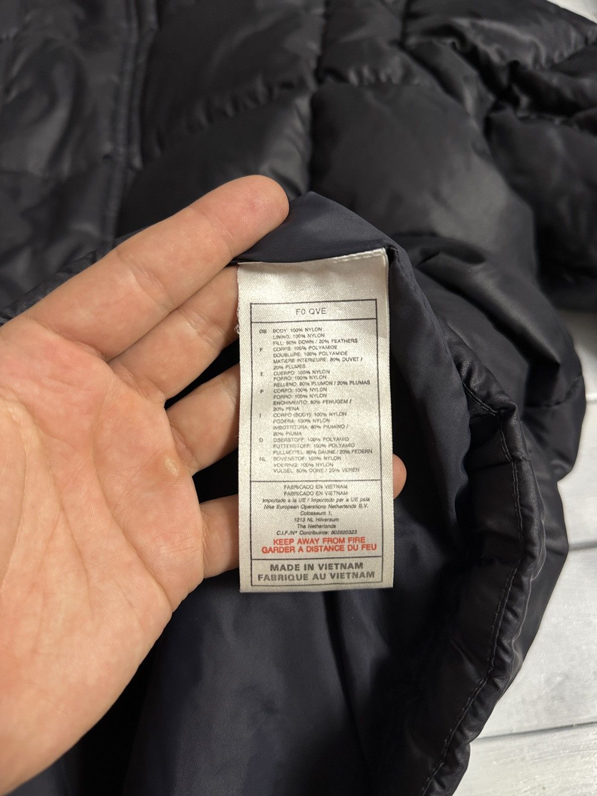 Nike Rare Vintage Nike Down Puffer Jacket Y2K Small Logo. Size US L / EU 52-54 / 3 - 12 Thumbnail