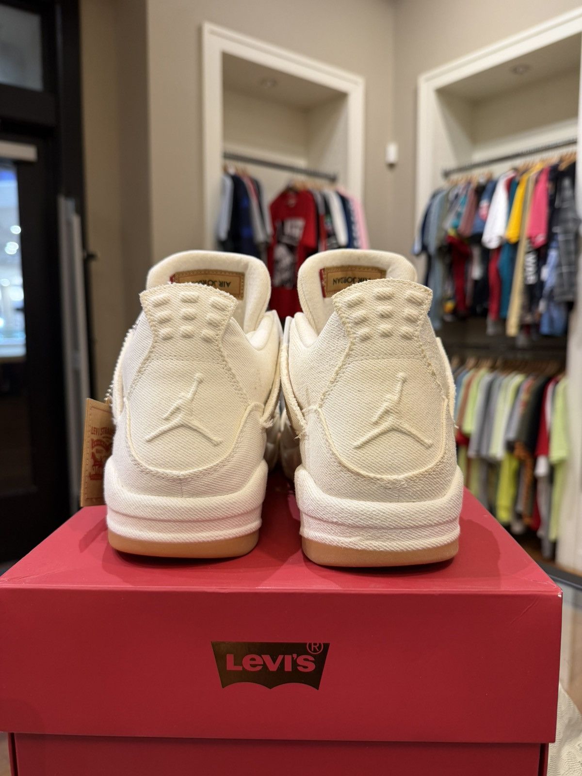 Jordan Brand × Levi's Levi’s x Jordan 4 Retro ‘Levi’s White (Levi’s Tag)’ Size US 10.5 / EU 43-44 - 6 Thumbnail