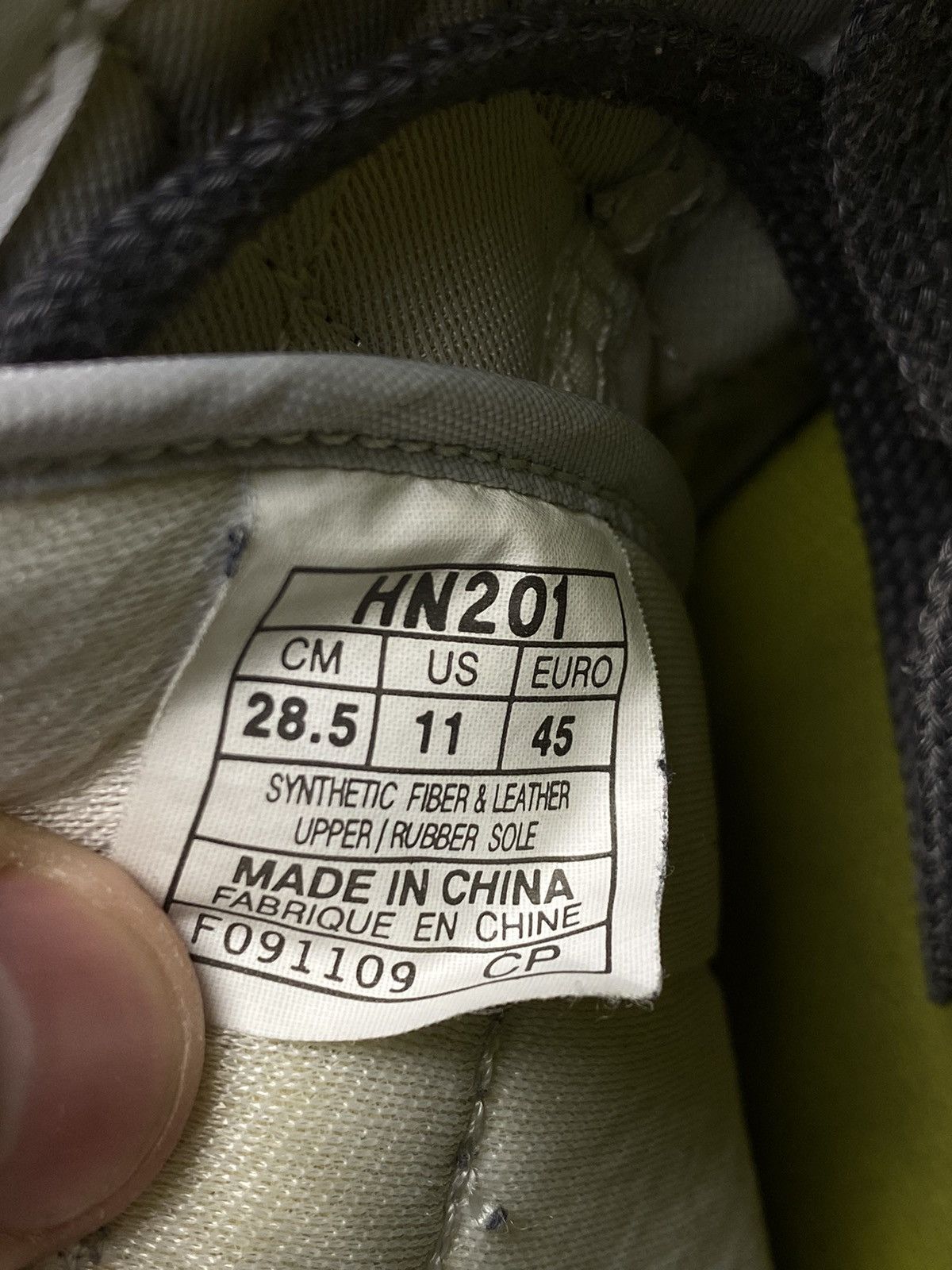 Asics Vintage Asics Onitsuka Tiger OG Distressed Sneakers Y2K Size US 11 / EU 44 - 12 Thumbnail