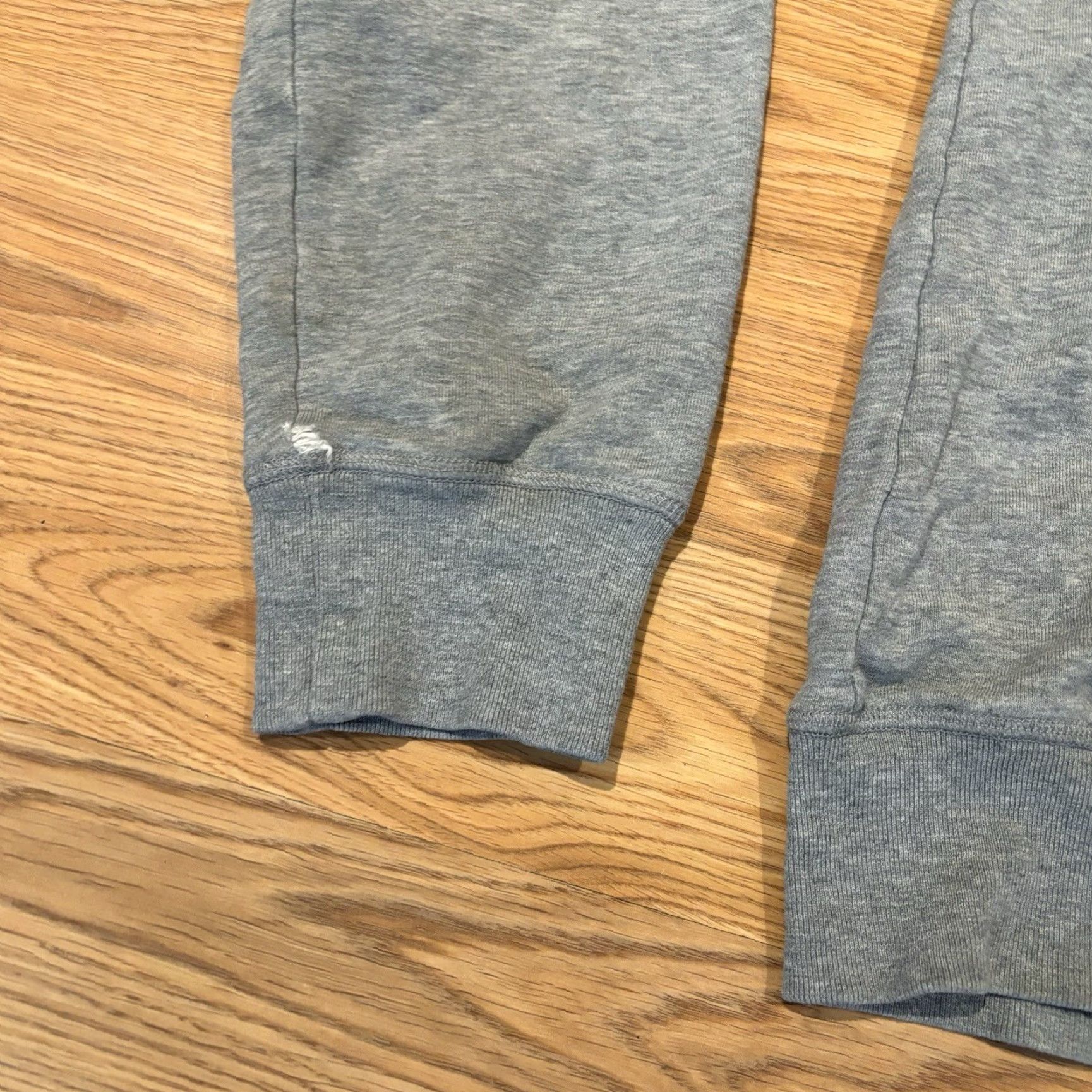 Vintage **Fjallraven Gray Mens Regular Fit Pullover Sweatshirt Small** User: **Fjallraven Gray Mens Regular Fit Cotton Sweatshirt Small** Size US S / EU 44-46 / 1 - 5 Thumbnail