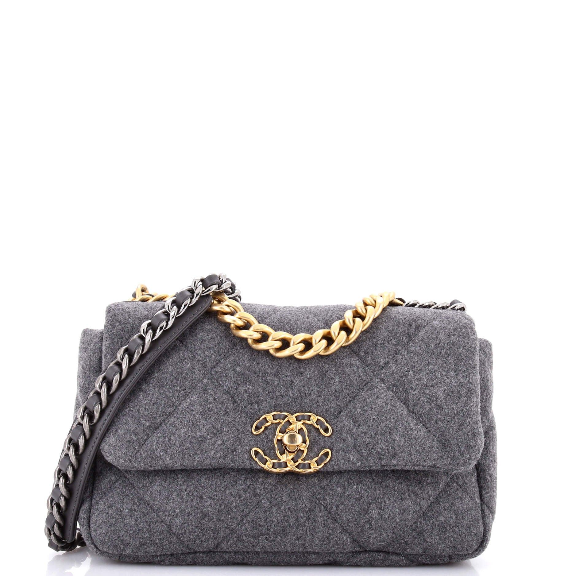 Chanel 19 Flap Bag Size ONE SIZE - 1 Thumbnail