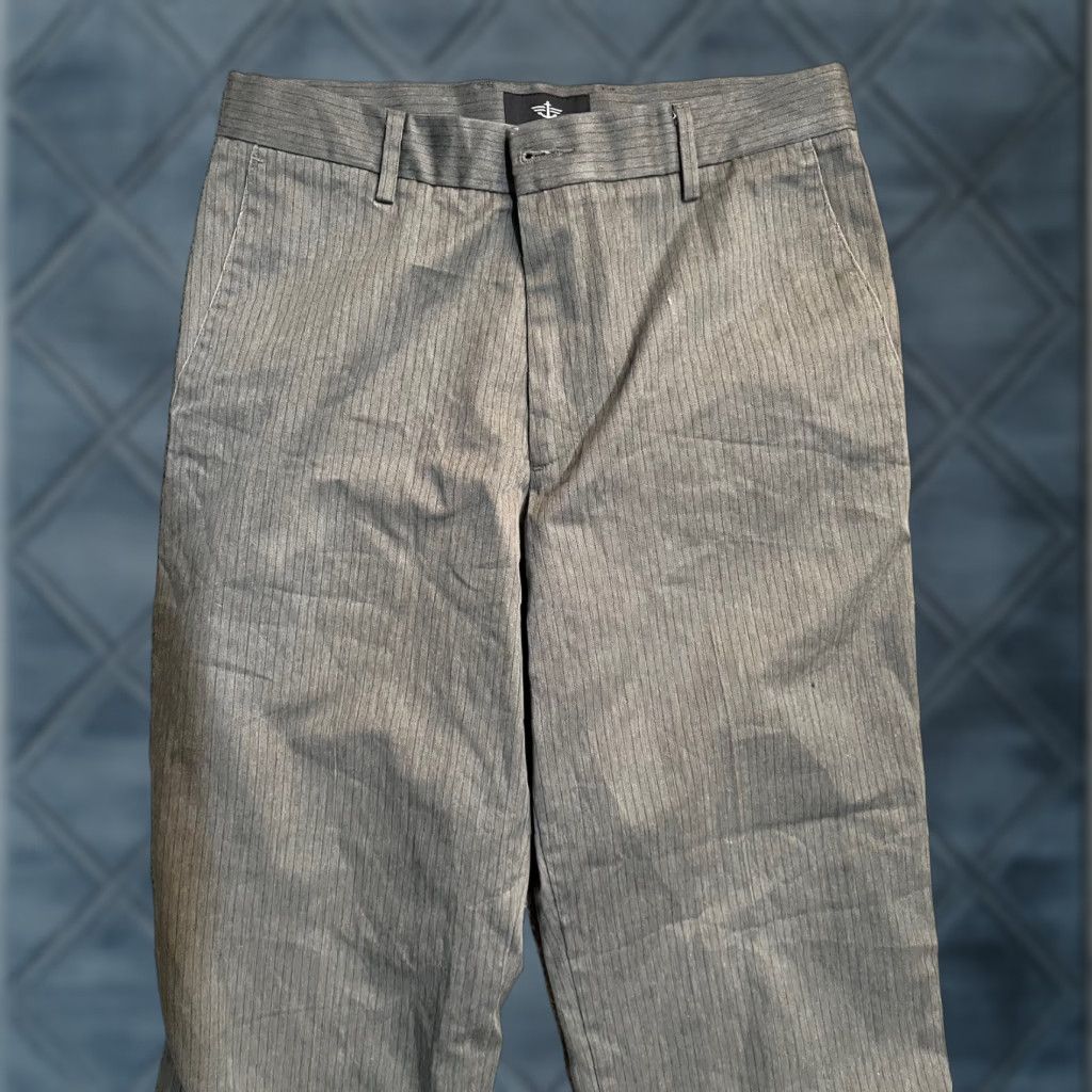 Dockers DOCKERS Pants Dockers D2 Chino Flat Front Straight Leg Mens 30x30 Gray Stripe Regular Rise 30 Inseam Cotton Belt Loops Buttons Vintage No Size US 30 / EU 46 - 1 Thumbnail