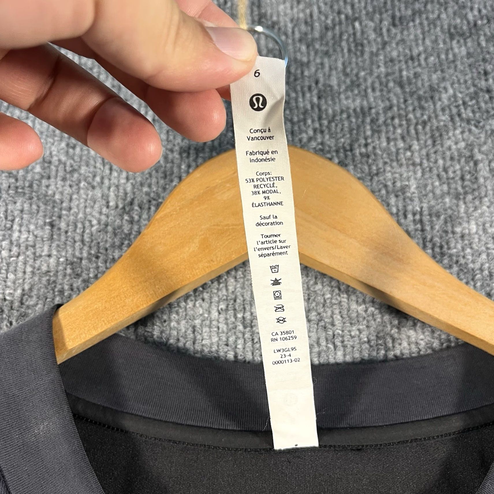 Lululemon Lululemon Perfectly Oversized Cropped Crew Sweatshirt Women’s 6 Black Logo Lightweight Activewear Crew Neck Relaxed Fit Size M / US 6-8 / IT 42-44 - 7 Thumbnail