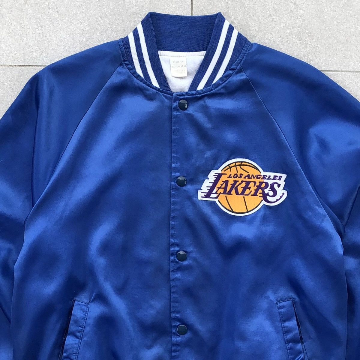 Vintage Vintage 80s NBA Logo LA LAKERS Satin Varsity Jacket USA 🇺🇸 Size US M / EU 48-50 / 2 - 2 Thumbnail