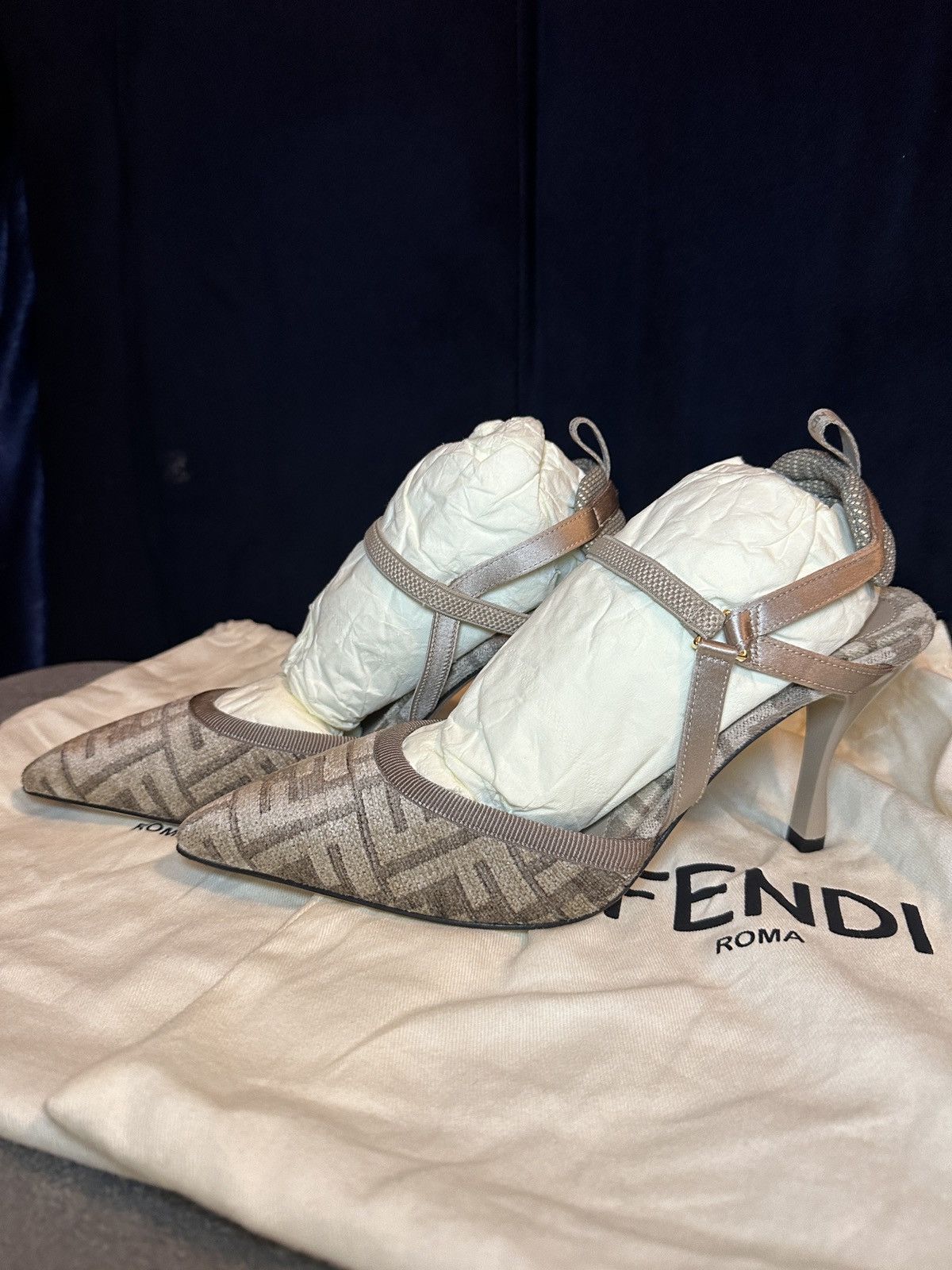 Fendi Fendi Colibri lite Size US 7.5 / IT 37.5 - 1 Thumbnail