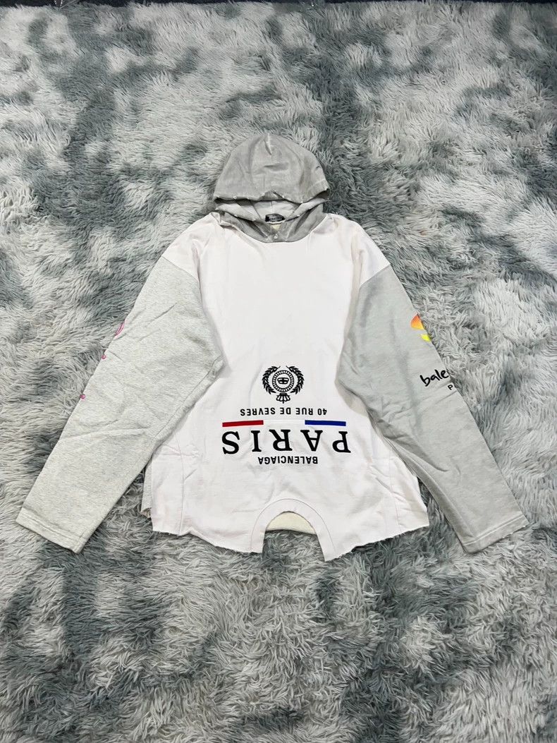 Balenciaga Balenciaga Distressed White Hoodie - dmc Size US M / EU 48-50 / 2 - 1 Thumbnail