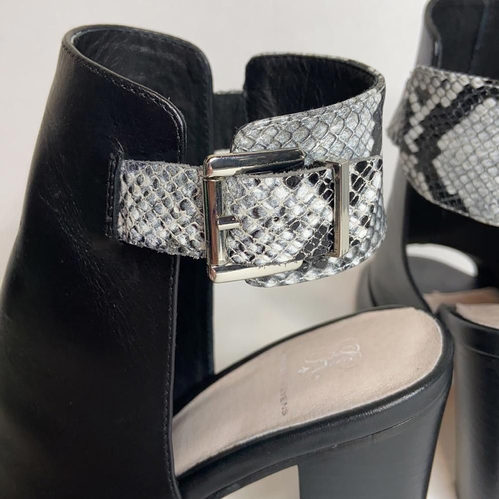 Designer Andrew Stevens Black Leather Cheyenne Stacked Heel, Size 8.5 Size US 8.5 / IT 38.5 - 7 Thumbnail