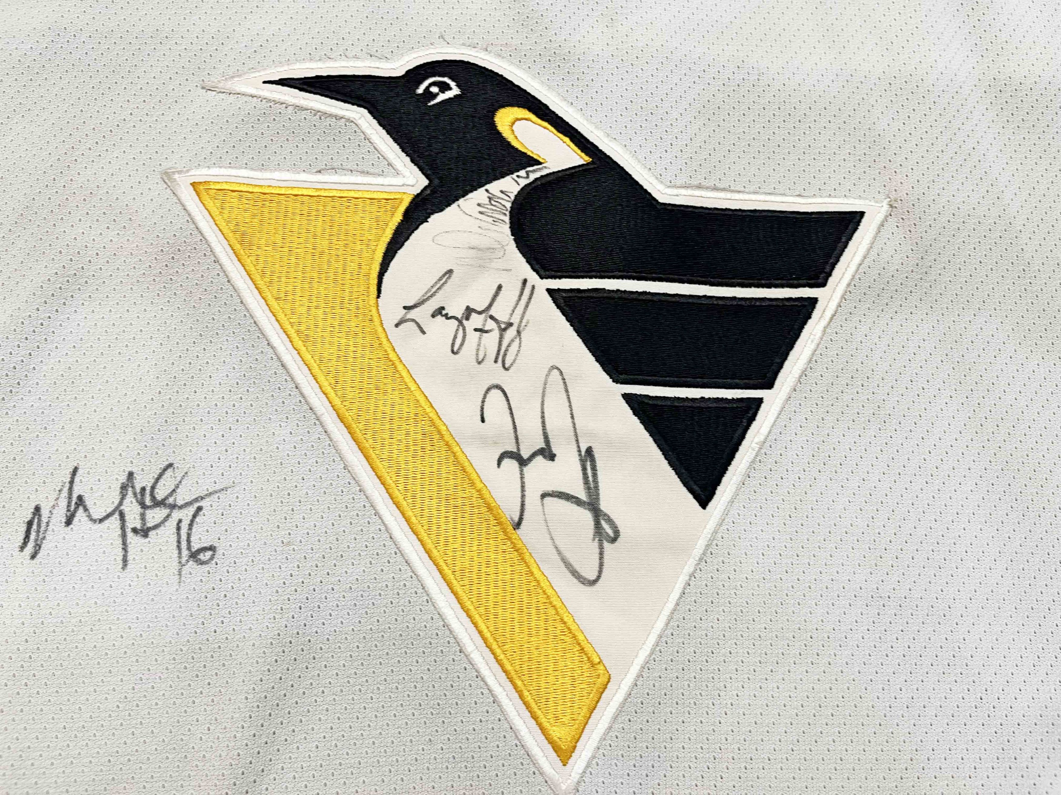 Ccm Vtg CCM Pittsburgh Penguins McEACHERN #15 NHL Hockey Jersey Size US M / EU 48-50 / 2 - 2 Thumbnail