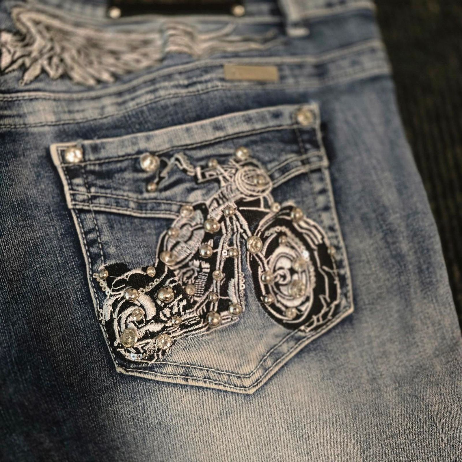 Other Platinum Plush Embroidered with rhinestone bootcut Jeans Size 28" / US 6 / IT 42 - 2 Thumbnail