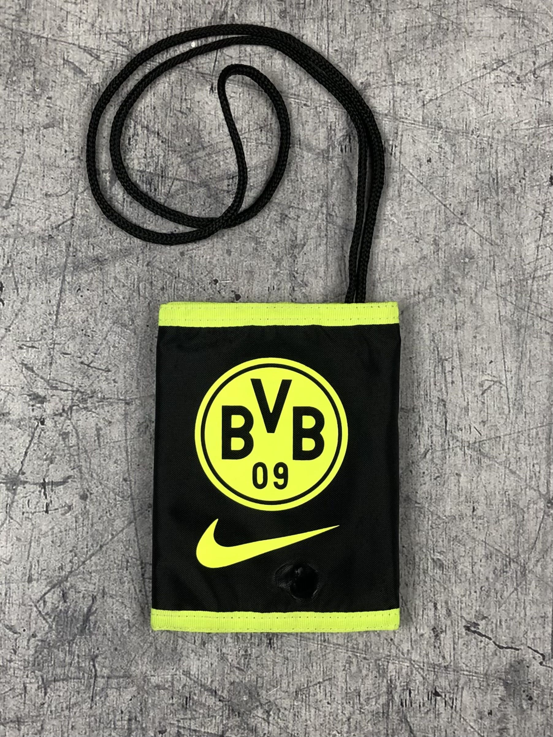 Nike Nike BVB Borussia Wallet Vintage 90s Nylon Size ONE SIZE - 1 Thumbnail