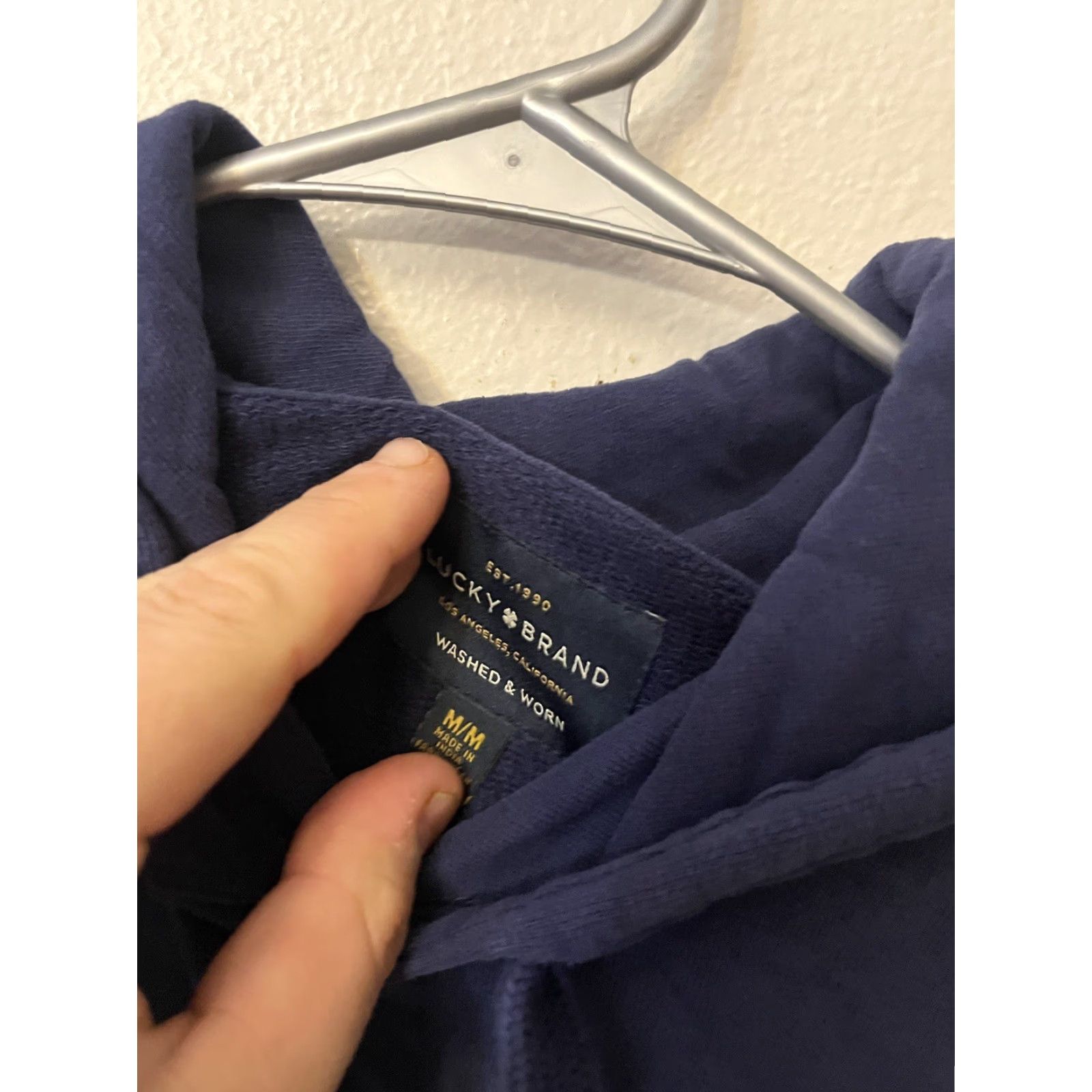 Lucky Brand VINTAGE Lucky Brand Pullover Hoodie Grunge Distressed Sz M Navy Blue Washed & Worn Grip Logo Nike? Size US M / EU 48-50 / 2 - 3 Thumbnail