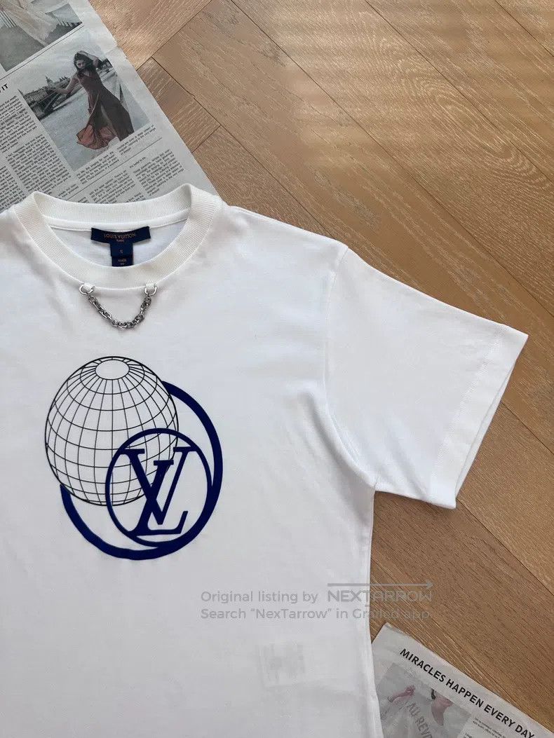 Louis Vuitton Louis Vuitton Globe Flocking Logo Chain Short Sleeve Size US S / EU 44-46 / 1 - 5 Thumbnail