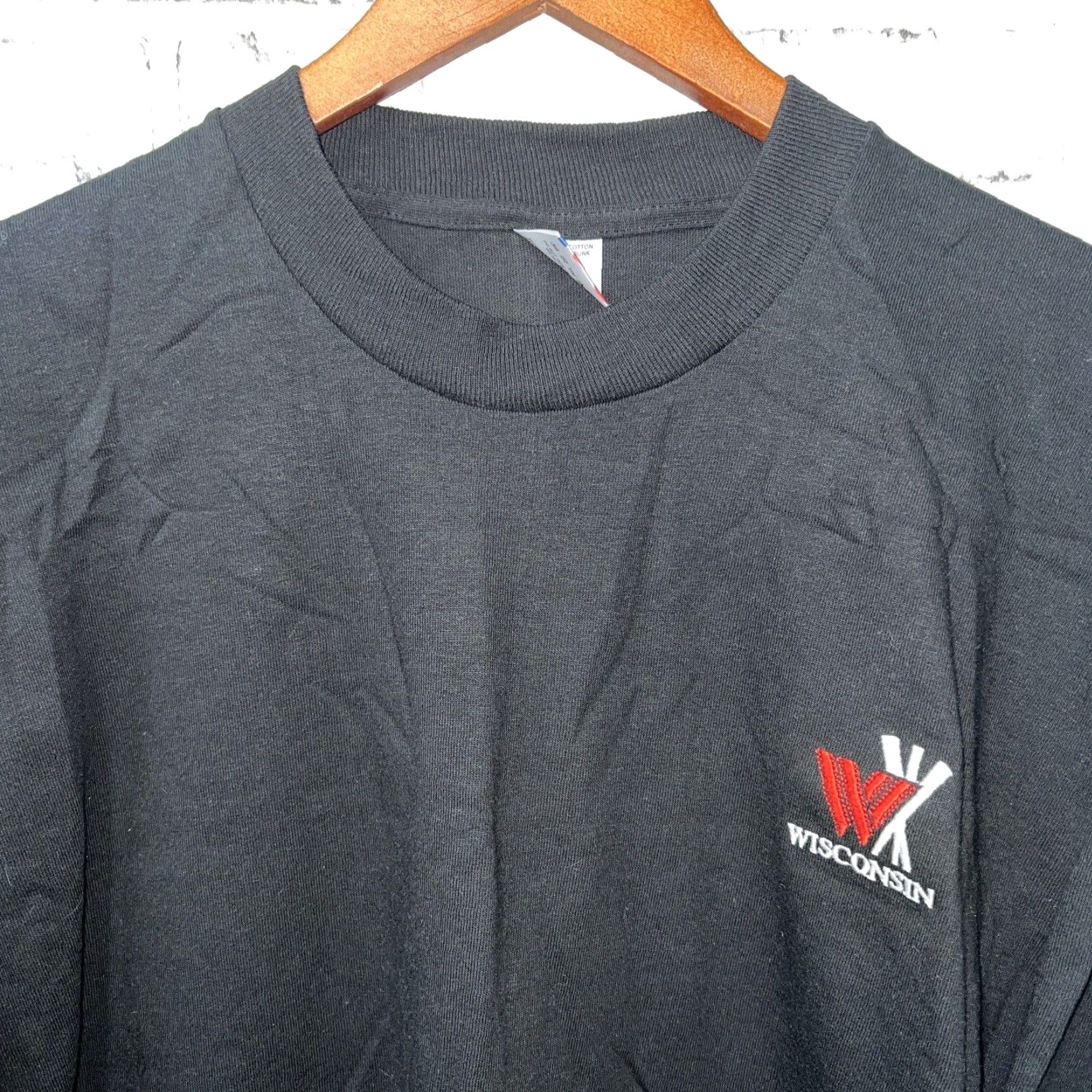 Fruit Of The Loom VINTAGE Fruit Of The Loom Wisconsin USA Stitch T-Shirt Mens 2XL Black Short Sleeve Shirt Adult Mens Size US XXL / EU 58 / 5 - 3 Thumbnail