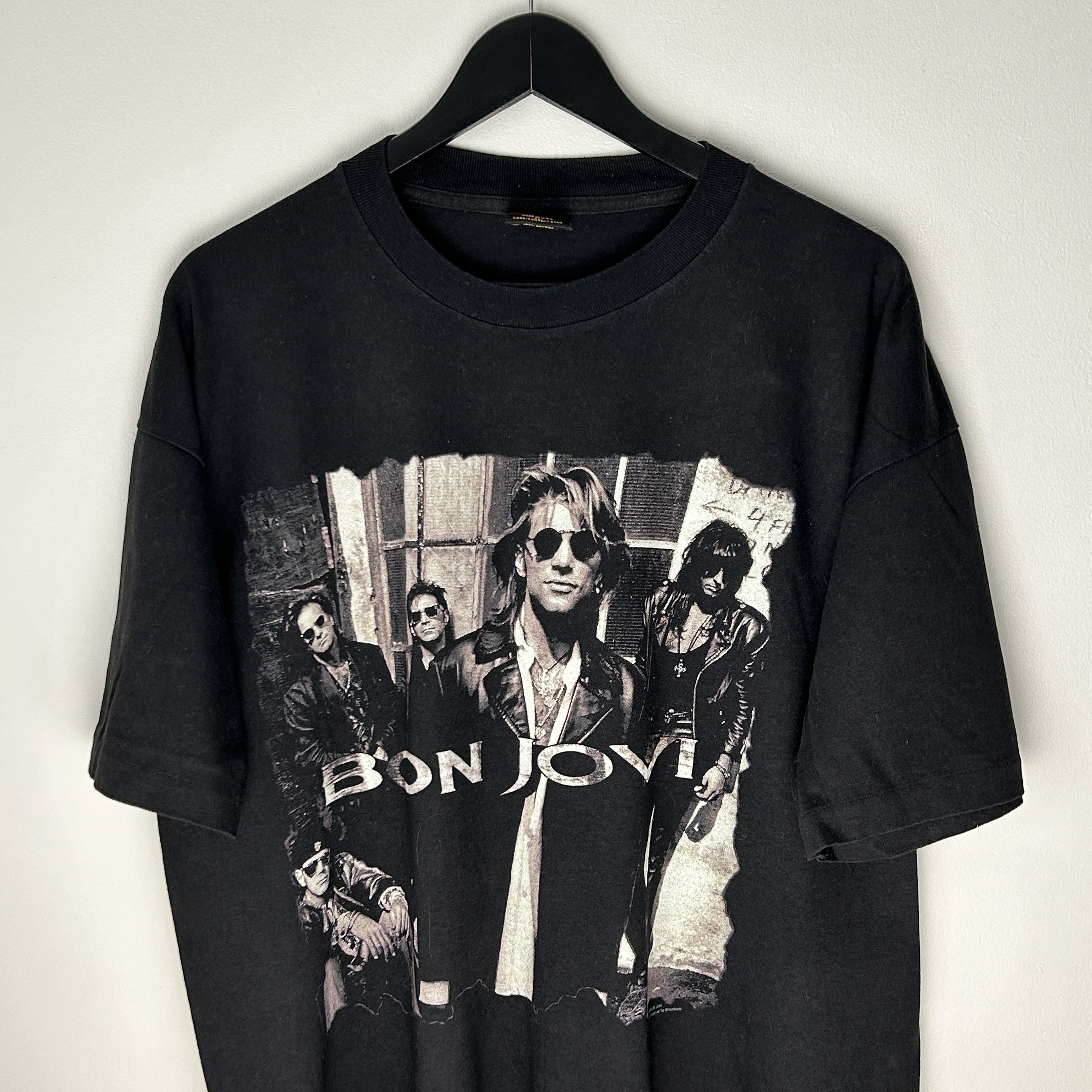 Band Tees Vintage Bon Jovi Keep The Faith 1992 Band T-shirt Size US XL / EU 56 / 4 - 3 Thumbnail