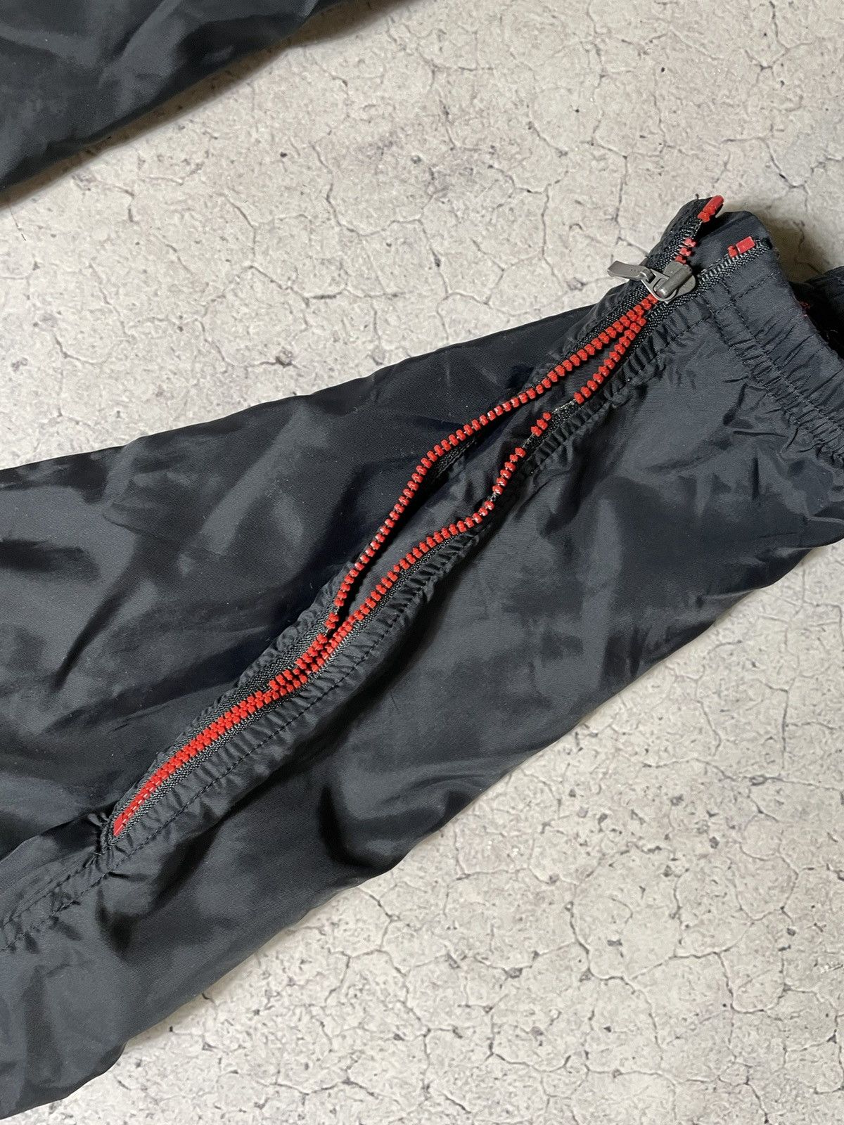Nike Nike Nylon Track Suit Drill Jacket And Pants Y2K Vintage Size US L / EU 52-54 / 3 - 13 Thumbnail
