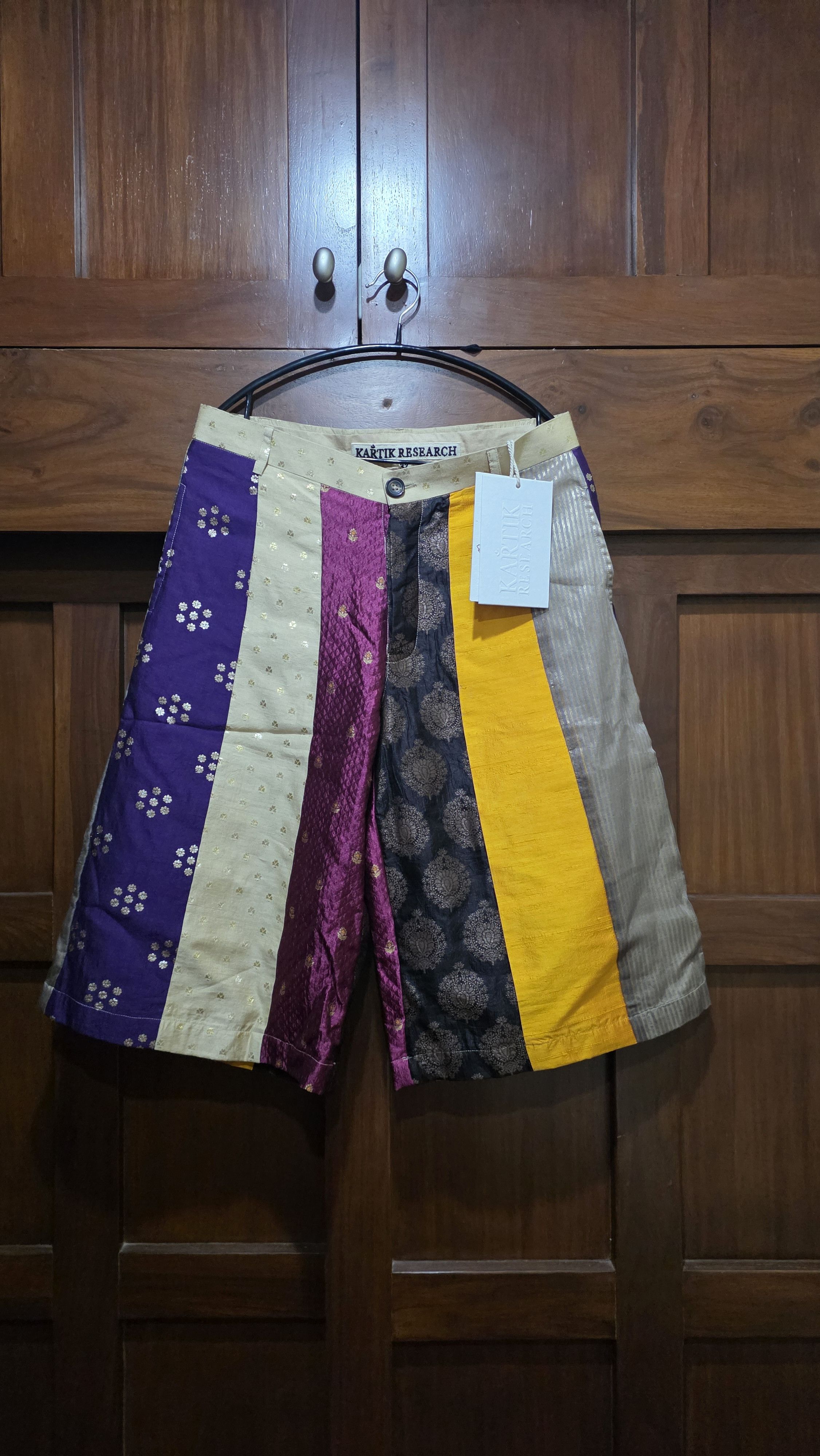 Kartik Research Kartik Research Banarasi Silk Shorts Size US 32 / EU 48 - 1 Thumbnail