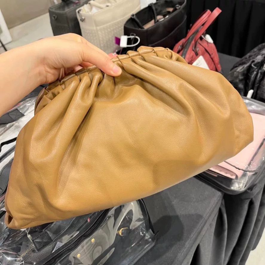 Bottega Veneta Pre-loved Bag Very good condition Size ONE SIZE - 1 Thumbnail