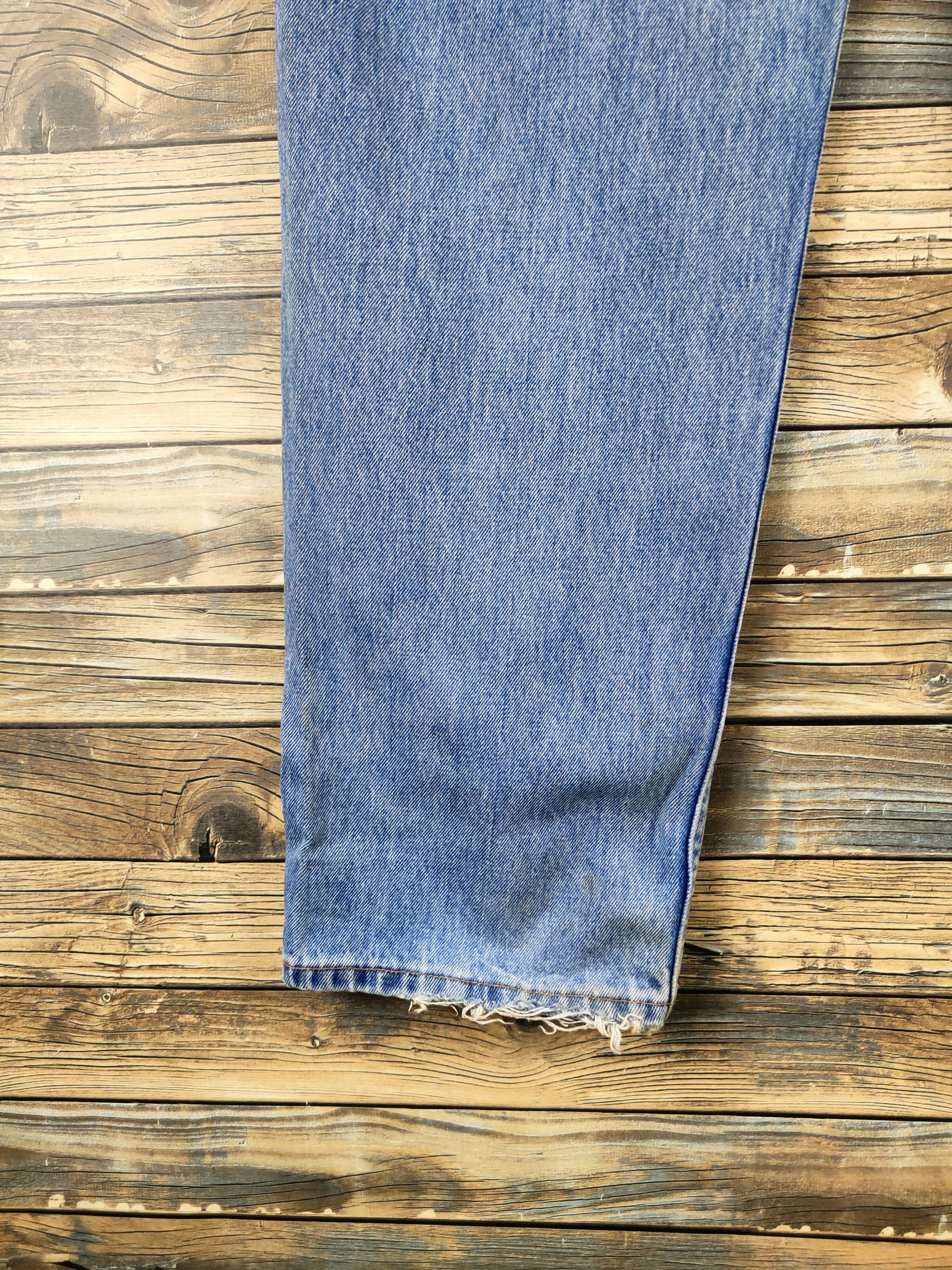 Levi's 550 Levi's Blue Distressed Ripped denim Jeans #S2837 Size US 35 - 9 Thumbnail
