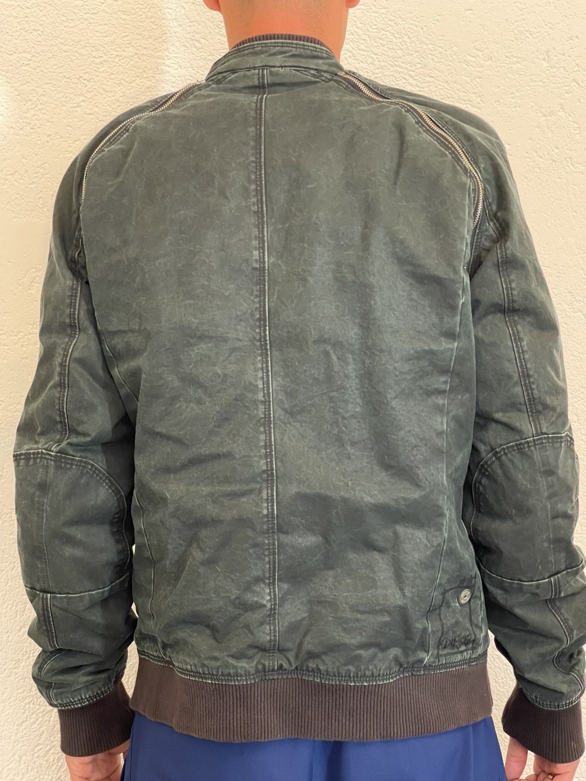 Diesel DIESEL ARCHIVE 2WAY AVANT GARDE DETACHABLE SLEEVE SIZE L Size US L / EU 52-54 / 3 - 3 Thumbnail