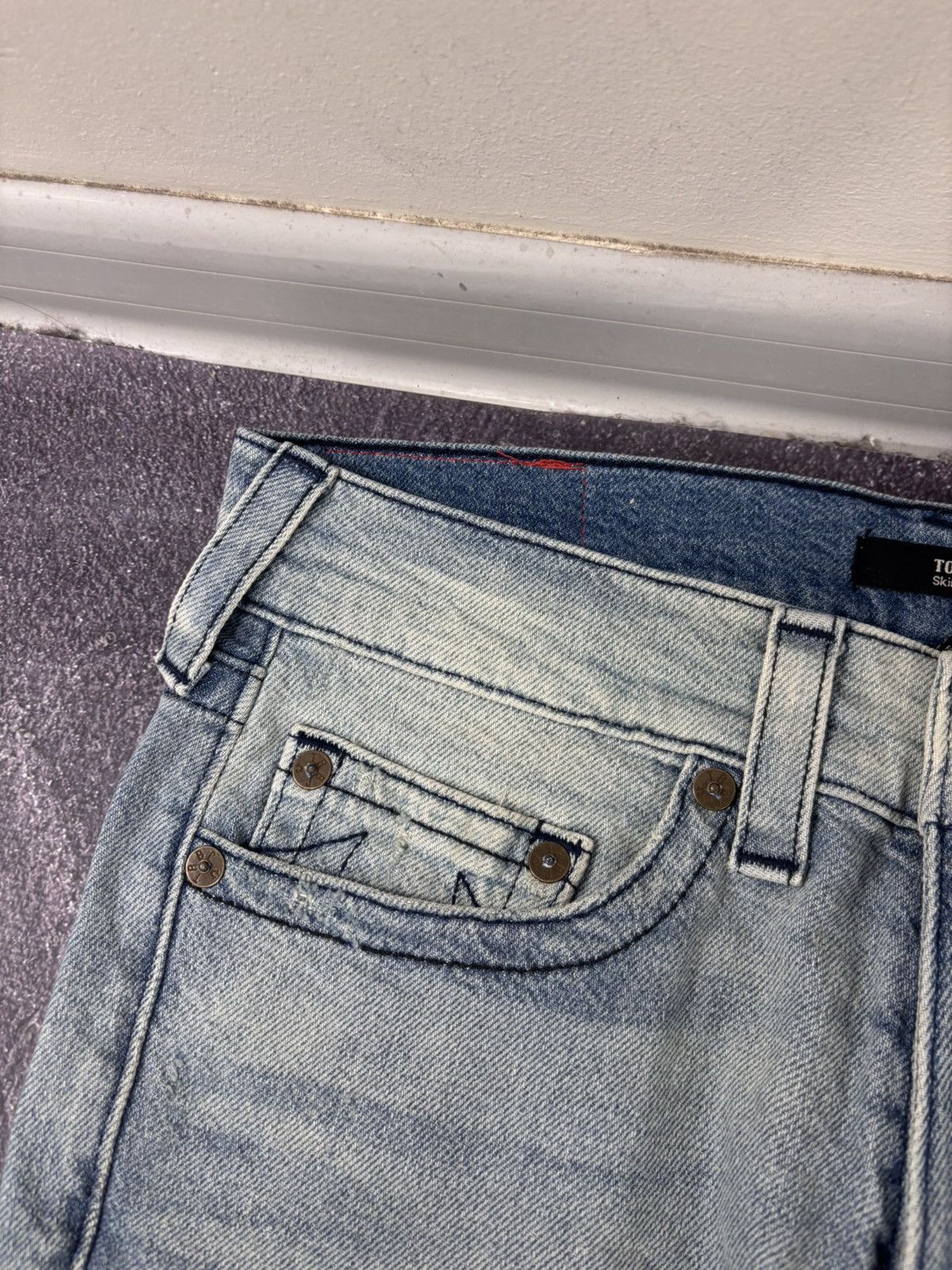 True Religion True Religion NWT Men’s Tony Skinny Light Blue Denim Jeans Size US 32 / EU 48 - 6 Thumbnail