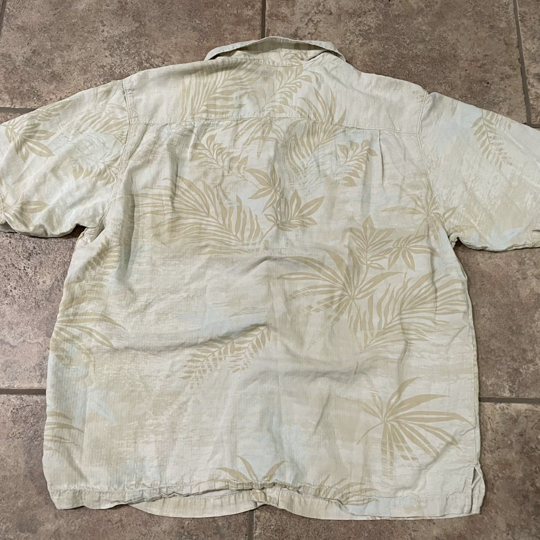 Tommy Bahama Tommy Bahama Button-Down Shirt Mens XL Beige Silk Short Sleeve 100% 100% Silk Button-Up Beige XL Mens Size US XL / EU 56 / 4 - 5 Thumbnail