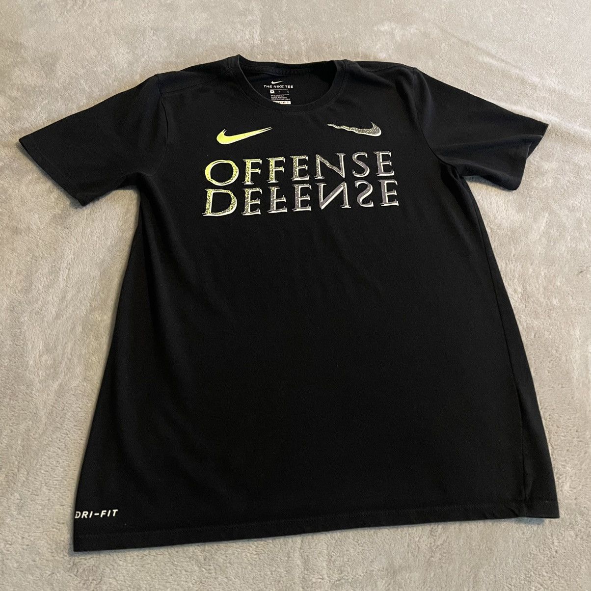 Nike Nike Mens Dri-Fit Offense Defense Graphic Shirt Black Medium Size US M / EU 48-50 / 2 - 1 Thumbnail