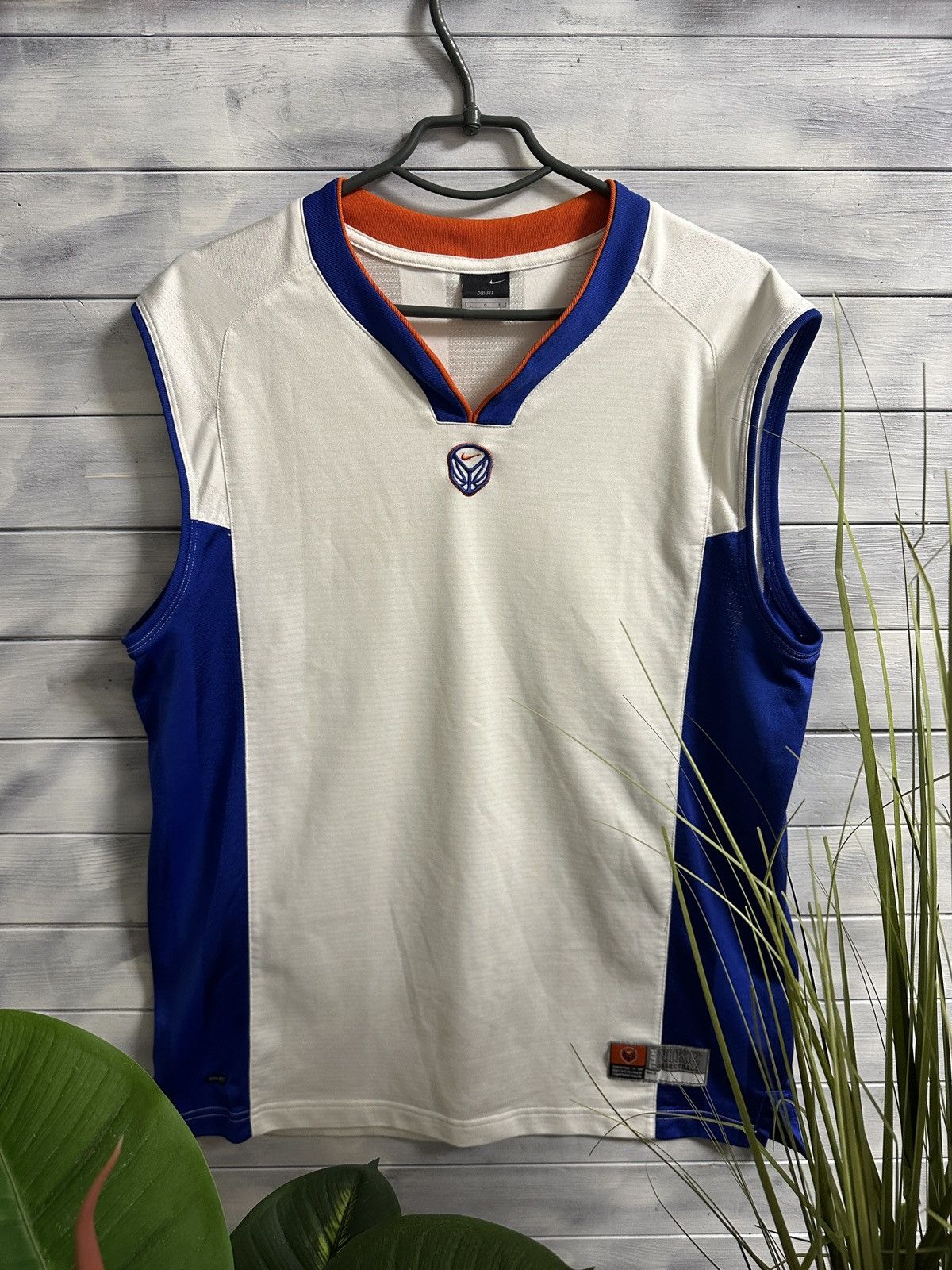 Vintage Rare Vintage Jersey Nike Hoops Centr Swoosh Y2K Basketball Size US L / EU 52-54 / 3 - 1 Thumbnail