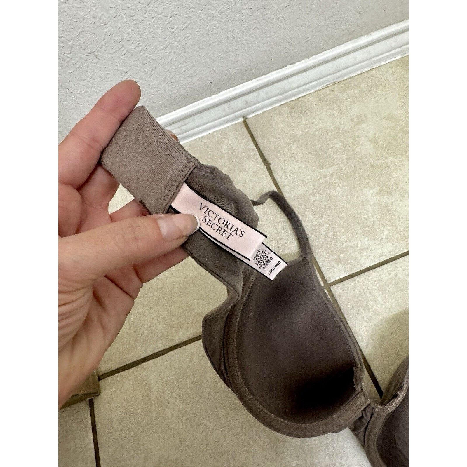 Victoria's Secret Body By Victoria Lined Perfect Coverage Bra in Taupe - 36C Size ONE SIZE - 8 Thumbnail