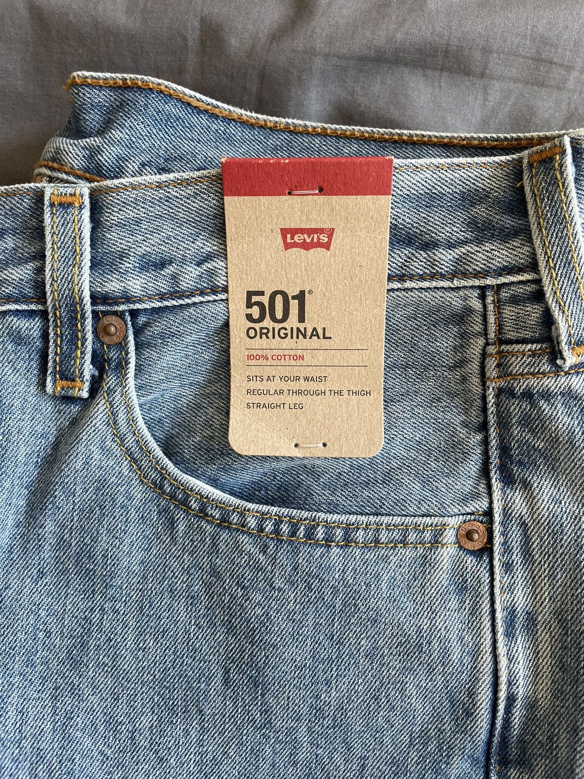 Levi's Levi’s 501 - light wash (never worn) Size US 32 / EU 48 - 1 Thumbnail
