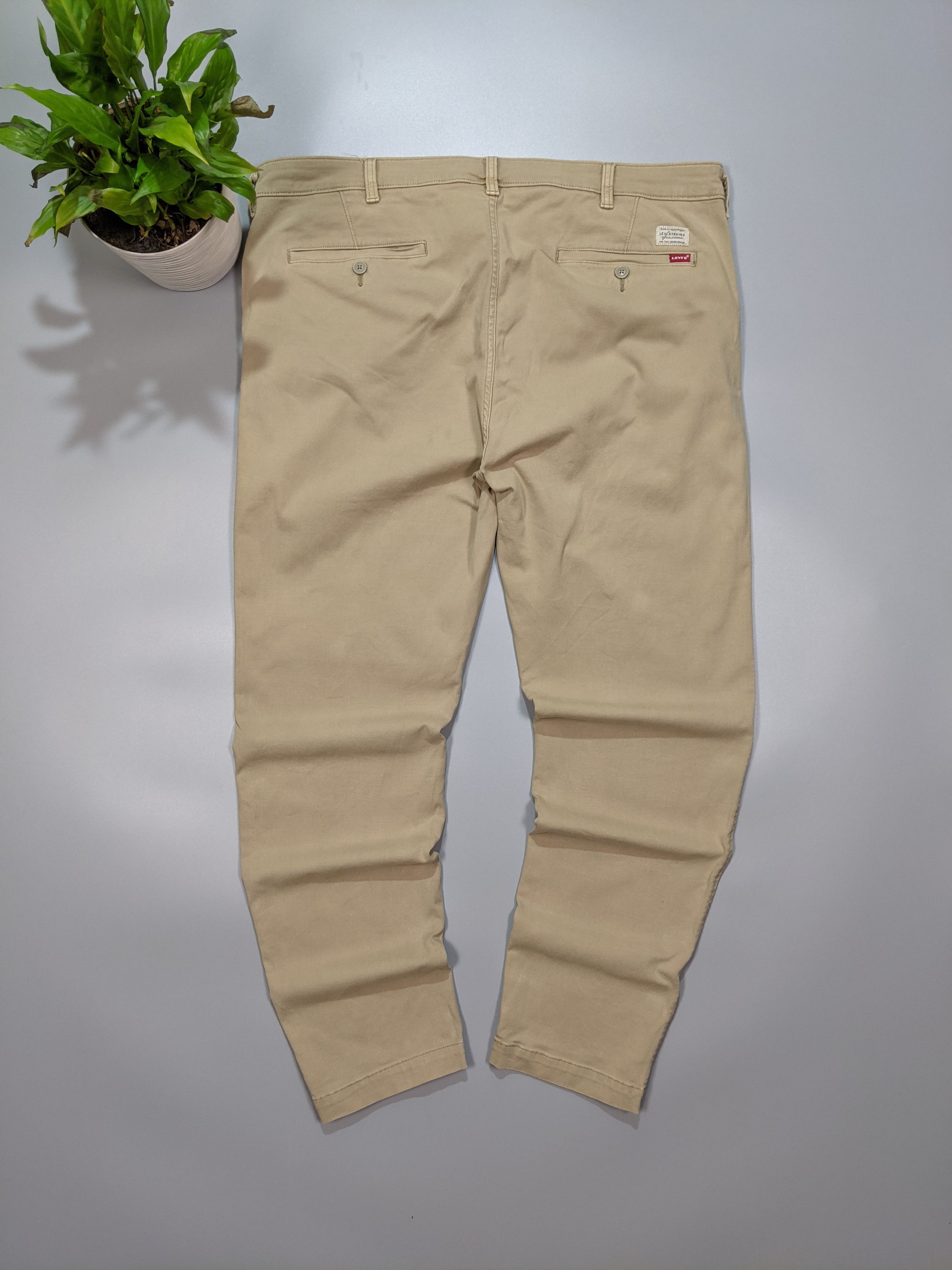 Levi's Vintage Levis Chinos Beige Pants W40 L32 | Tapered Fit Size US 40 / EU 56 - 5 Thumbnail