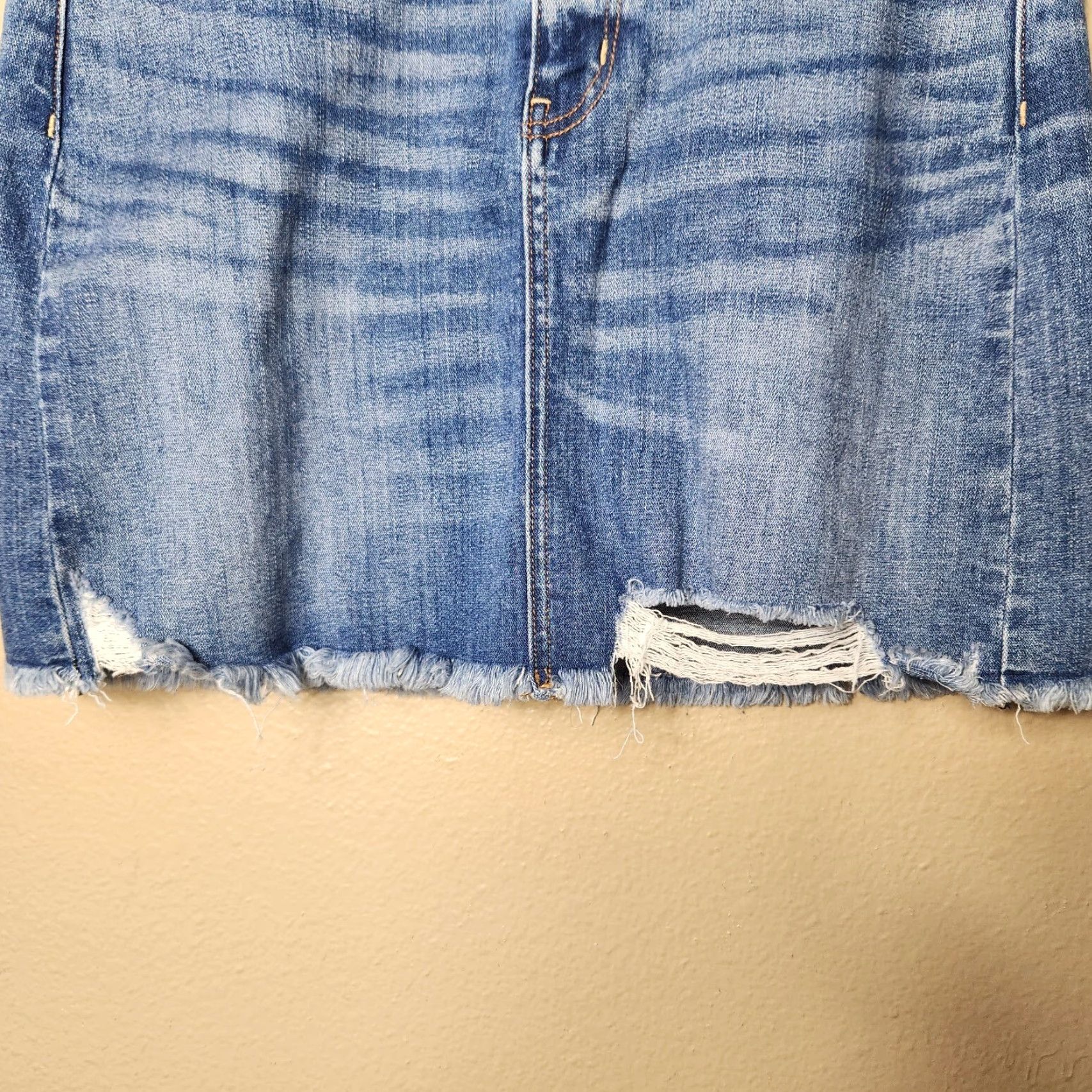 American Eagle Outfitters American Eagle Outfitters Skirt Denim Mini High Rise Frayed Edge 4 Blue Stretch Vintage 90s Womens Size US 4 / IT 34 - 3 Thumbnail