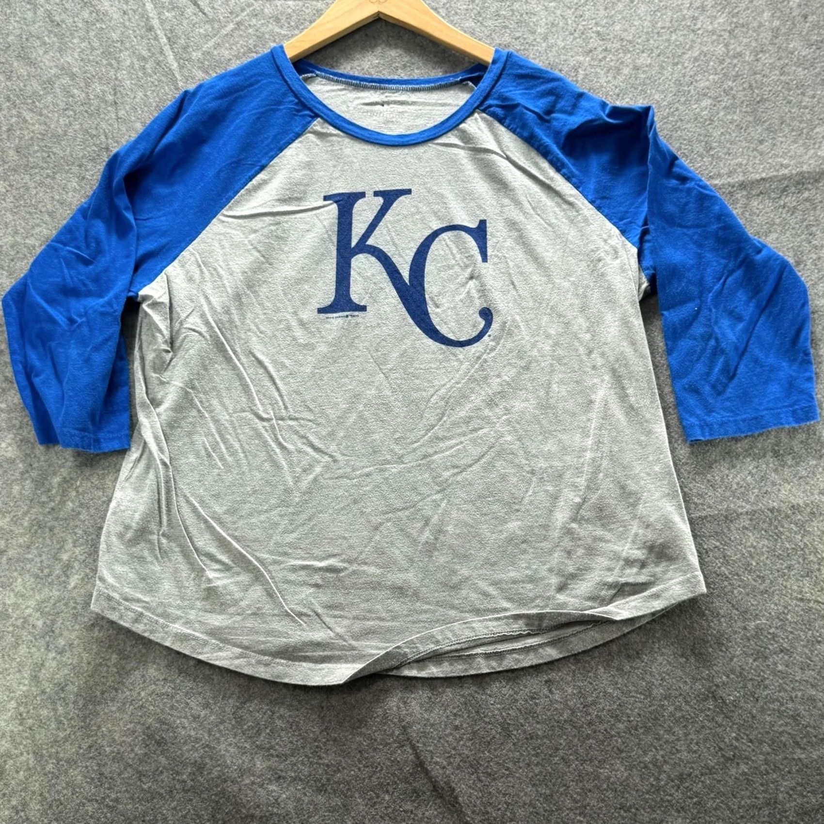 Vintage Kansas City Royals Graphic Tee 5th & Ocean Shirt Mens L Gray Raglan Baseball Crew Neck 3/4 Sleeve Logo Tee Size US L / EU 52-54 / 3 - 2 Thumbnail