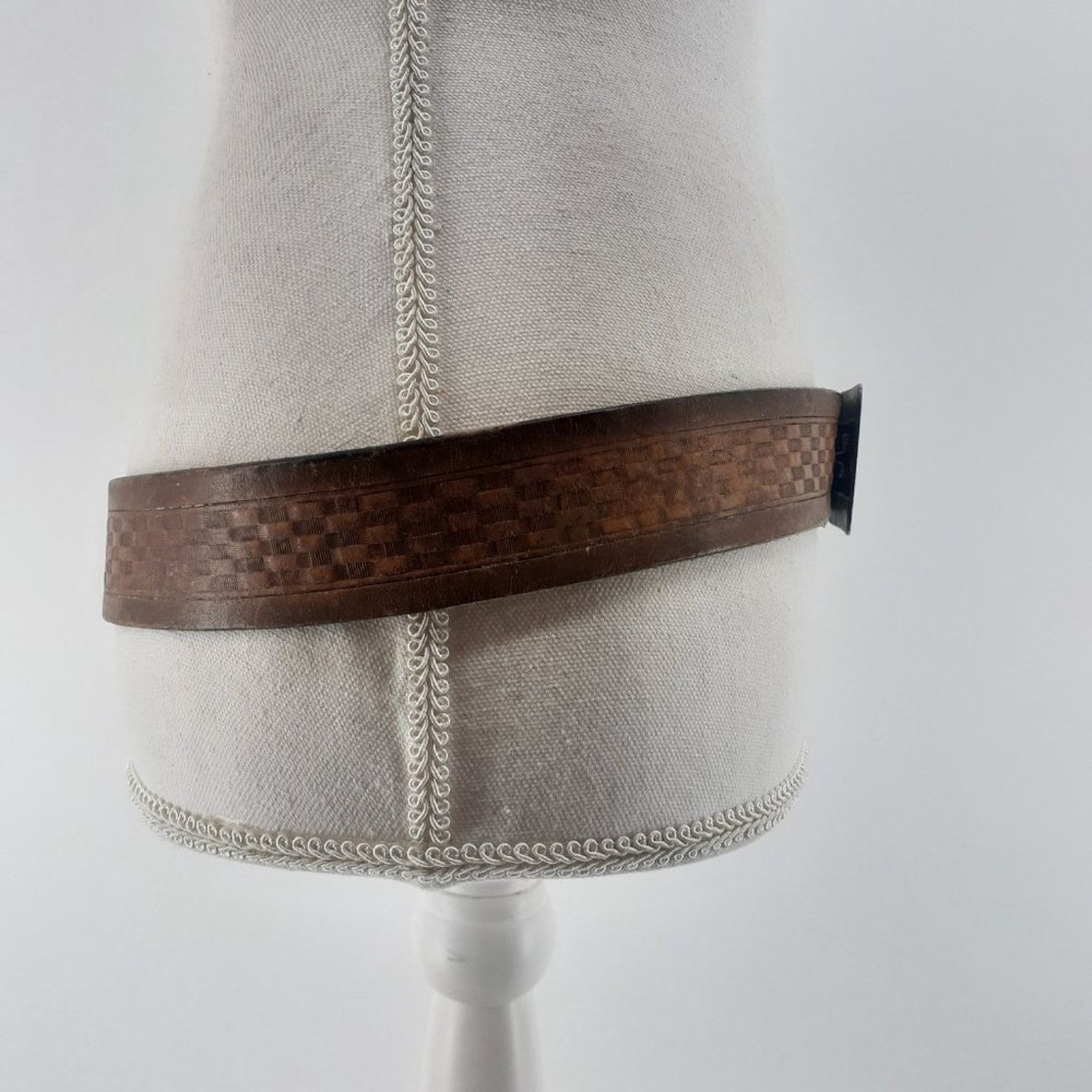 Other Men's Tooled Brown Leather Belt Basket Weave Shaggy Dog 34 Size 34 - 10 Thumbnail