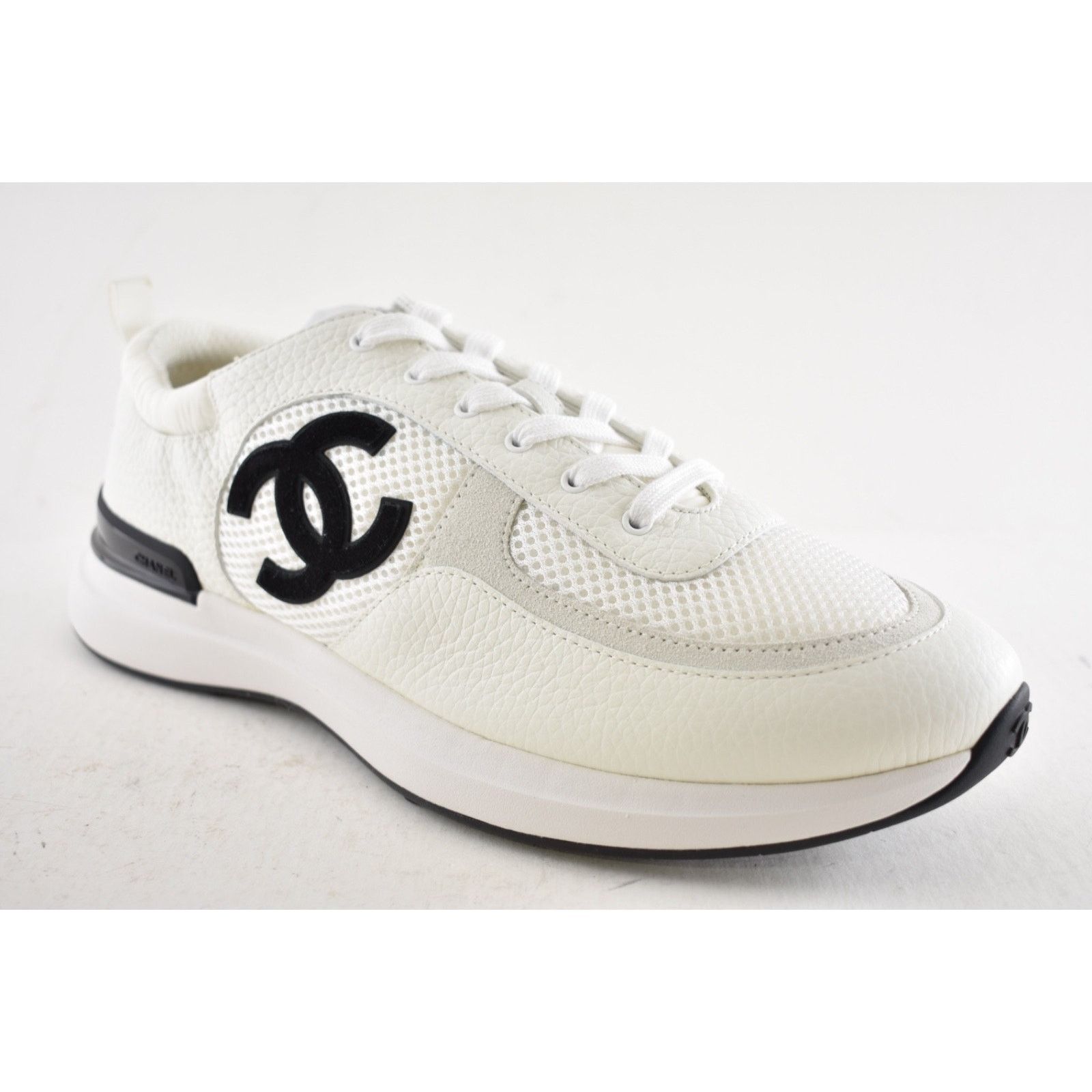 Chanel Chanel 21S Mens White Black Leather CC Logo Lace Low Top Size US 11 / EU 44 - 6 Thumbnail