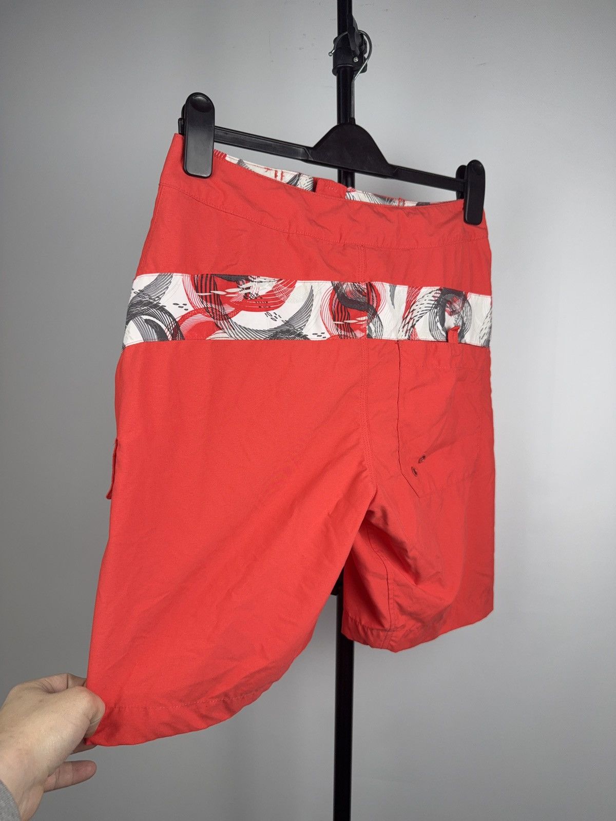 Nike 00s Vintage Nike Board Shorts Red Cargo Surf Y2K Size 30 Size US 30 / EU 46 - 8 Thumbnail