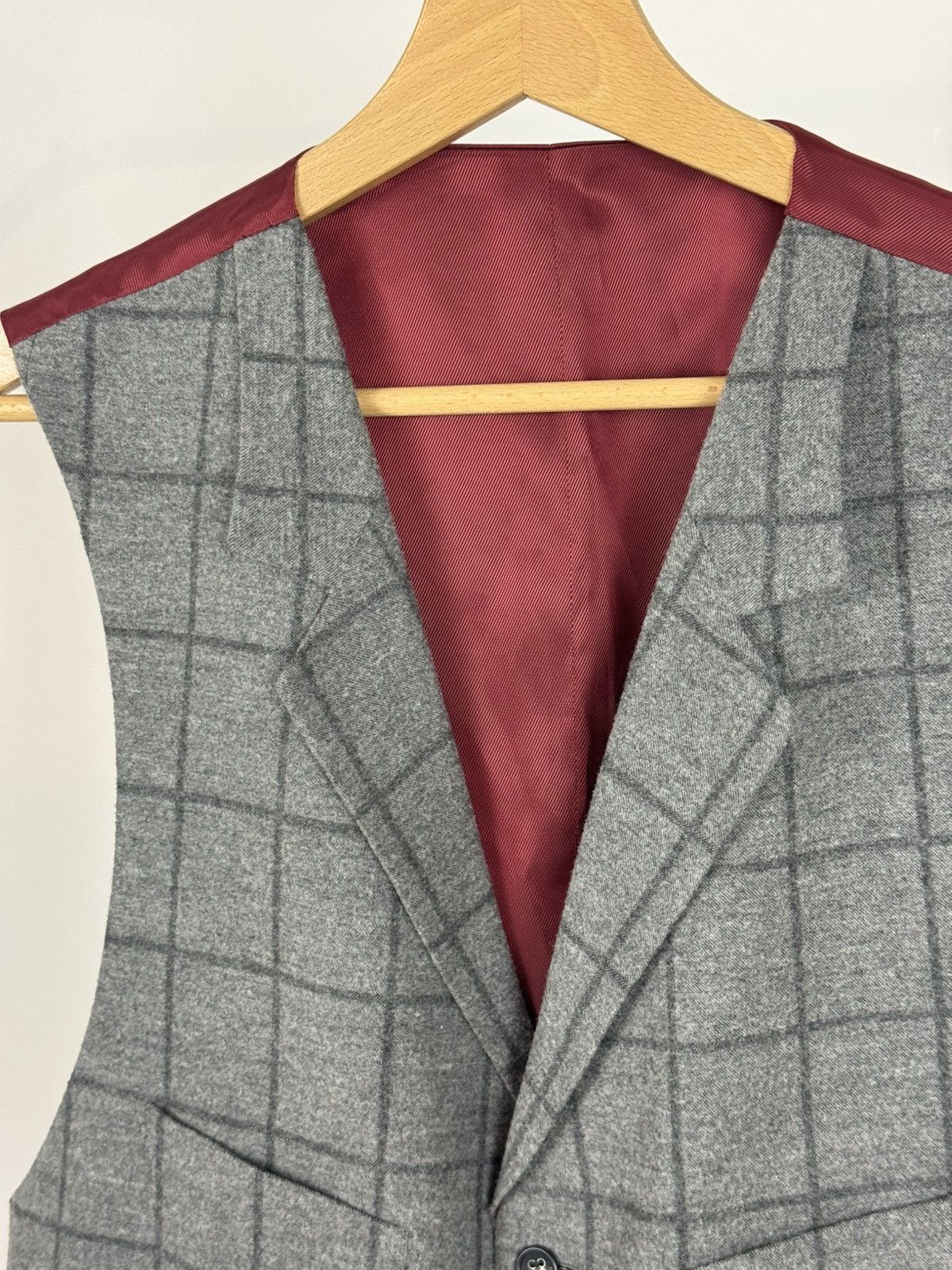 Hardy Amies Elegant Waistcoat - Savile Row London 30% wool 30% rayon Size 42R - 4 Thumbnail