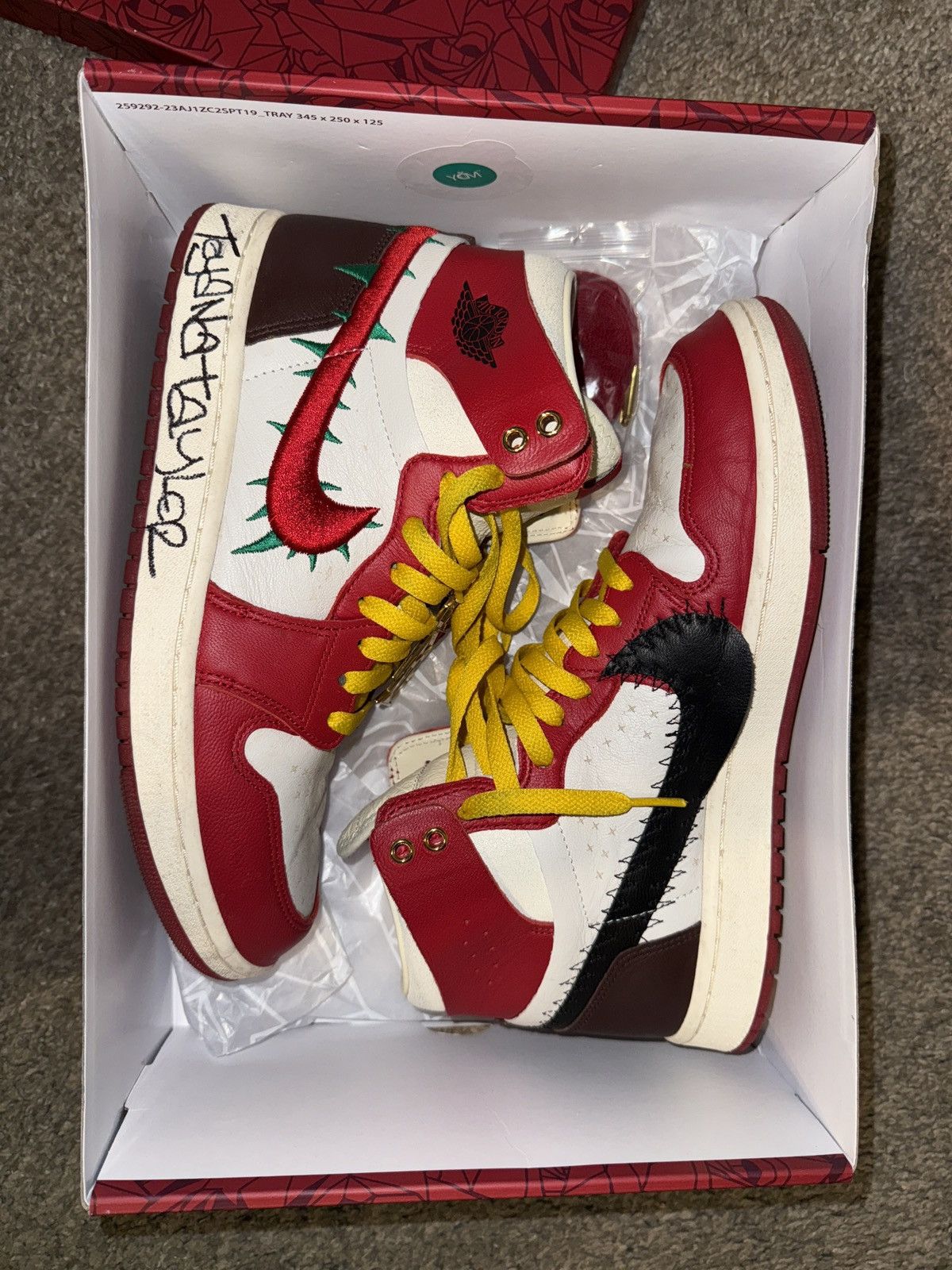 Jordan Brand × Nike Jordan 1 x Teyana Taylor (AUTOGRAPHED!) Size US 9 / EU 42 - 3 Thumbnail