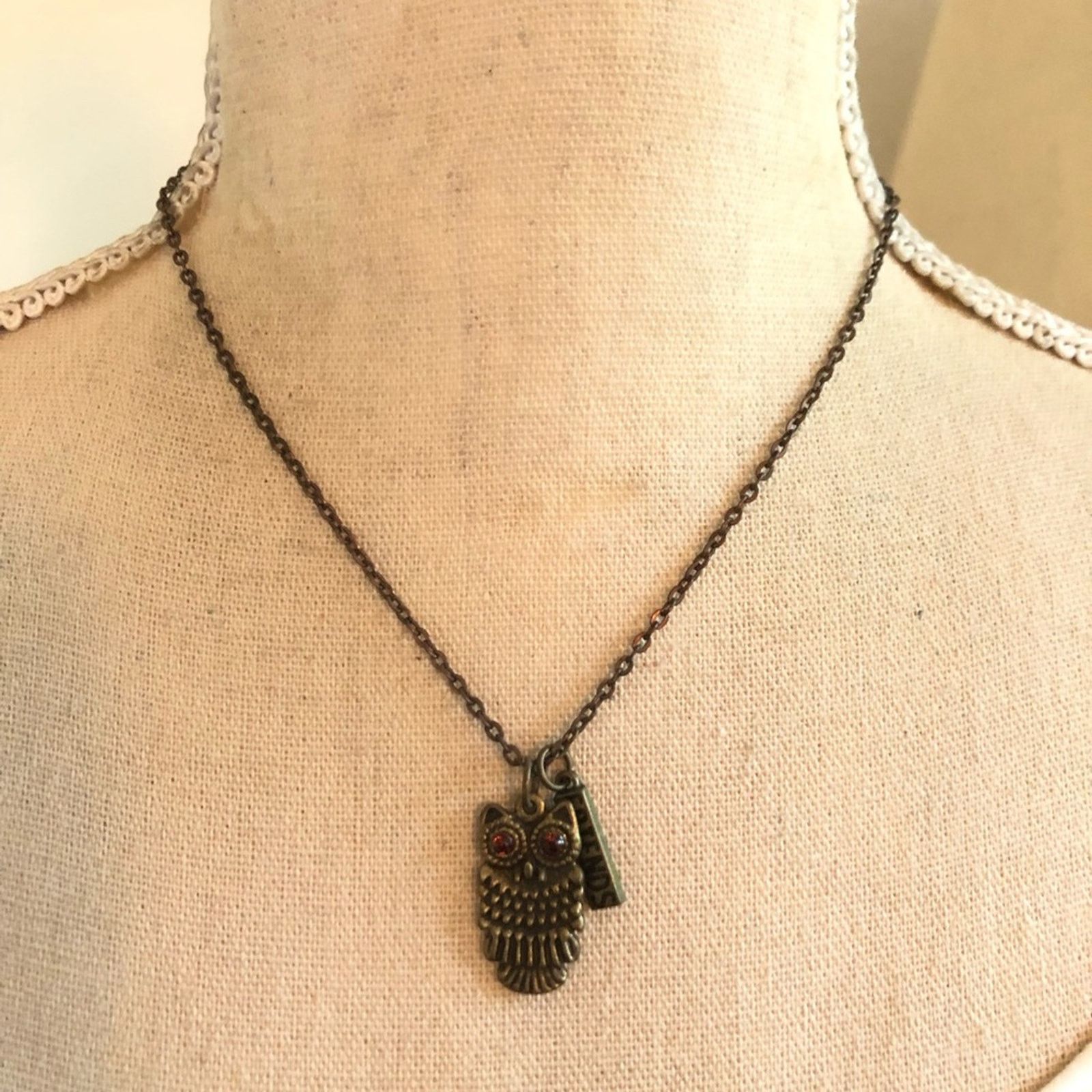 Jewelry Brass owl friends pendant on chain necklace Size ONE SIZE - 1 Thumbnail