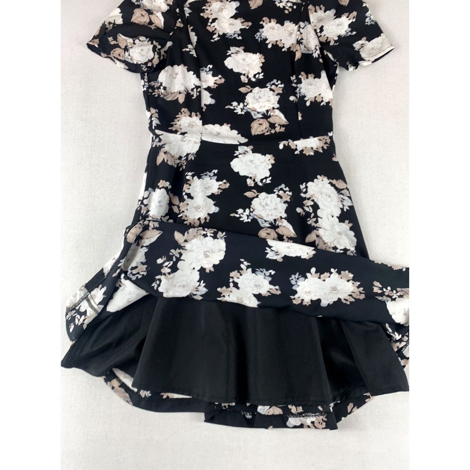 BB Dakota BB Dakota Dress Womens Size 4 Floral Black Short Sleeve Sheer Size 27" / US 4 / IT 40 - 4 Thumbnail