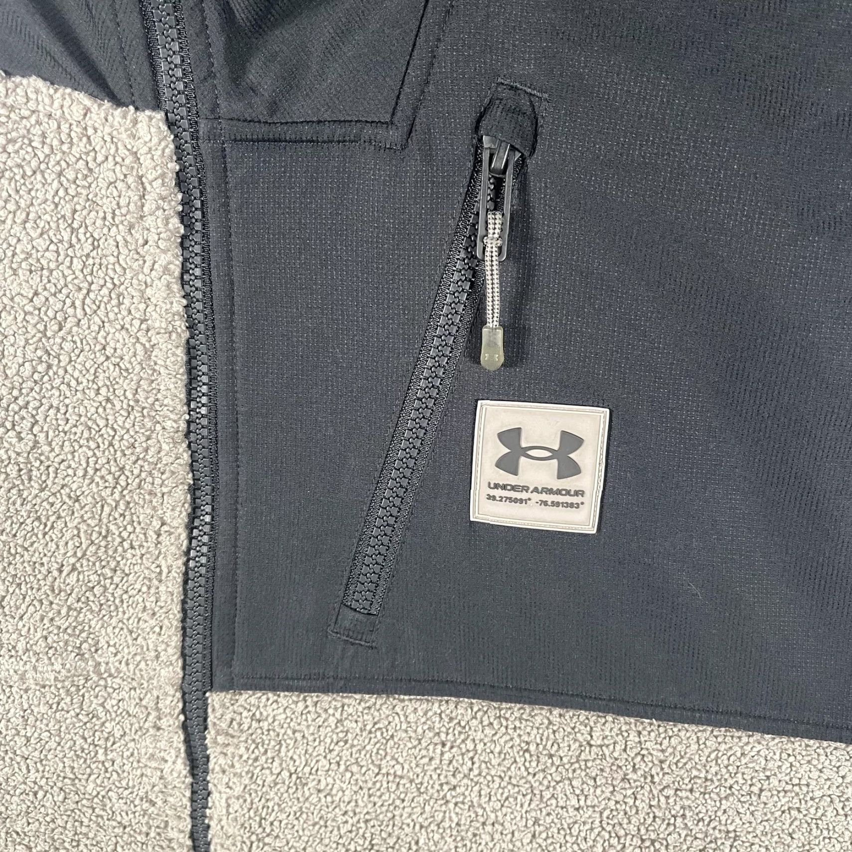 Under Armour Under Armour Vest Mens 2XL Black Gray Sherpa Fleece Full Zip Softshell Pockets Size US XXL / EU 58 / 5 - 3 Thumbnail