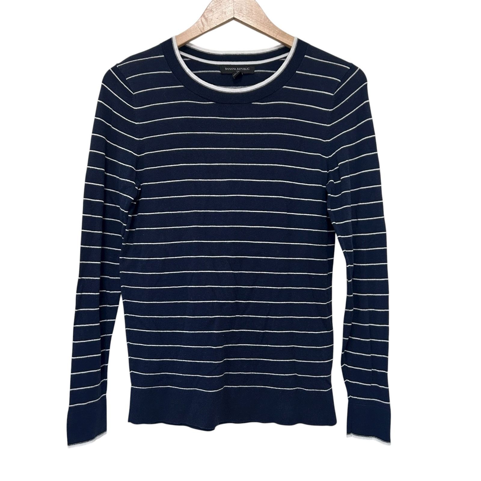 Banana Republic Banana Republic Navy Blue White Striped Sweater Sz S Size S / US 4 / IT 40 - 1 Thumbnail