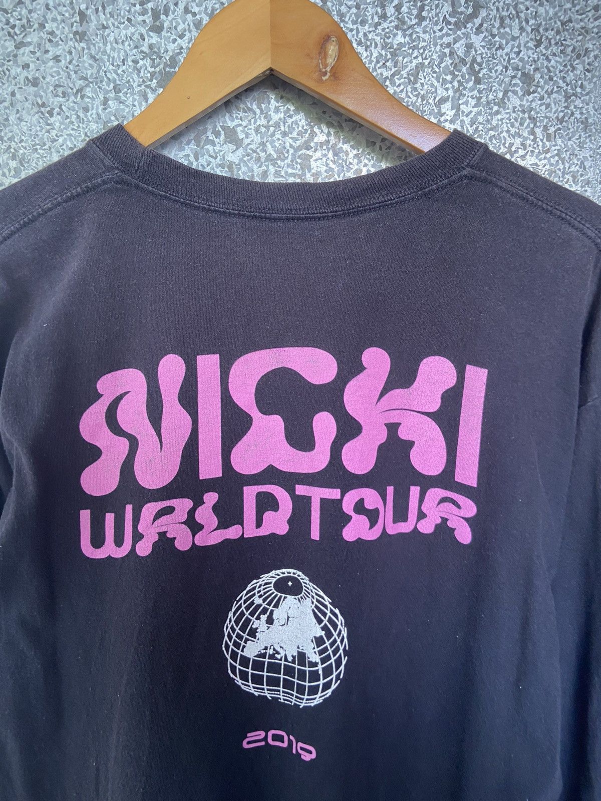 Band Tees Nicki t shirt long sleeve world tour tee Nicki Minaj Size US M / EU 48-50 / 2 - 3 Thumbnail