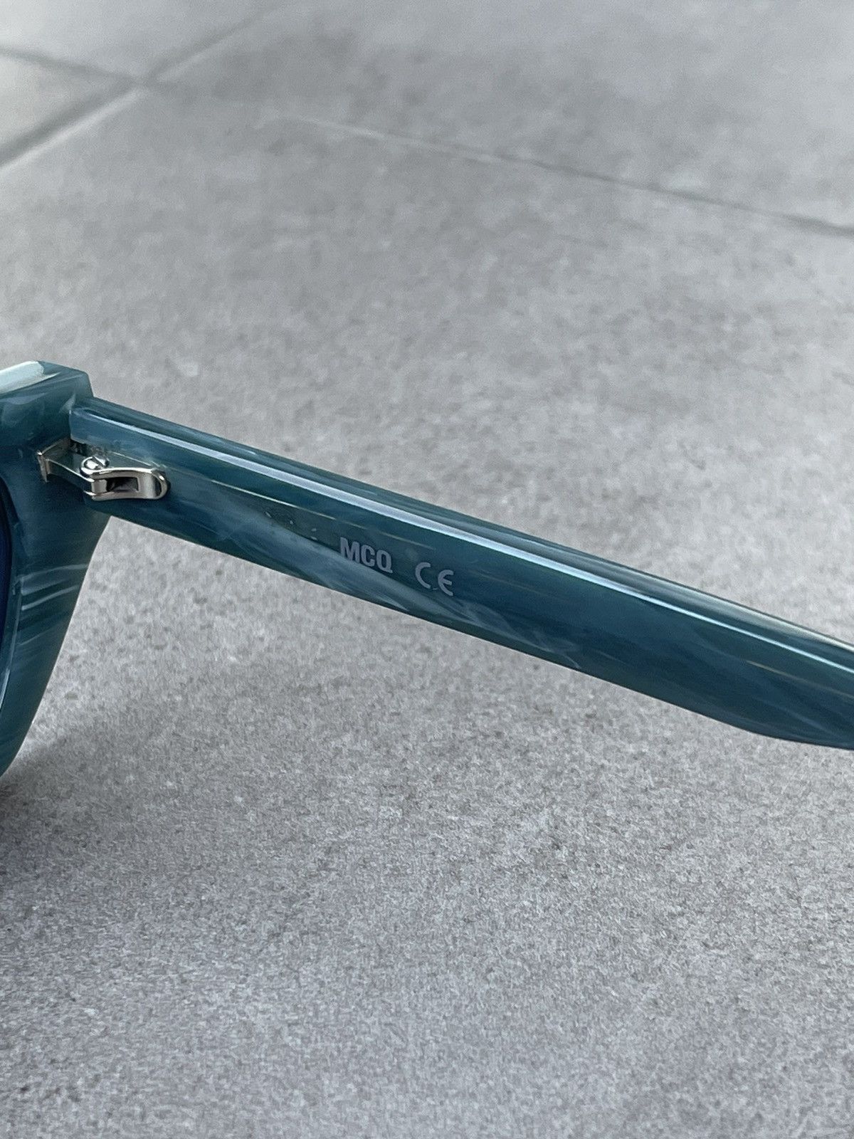 Alexander McQueen !DS! Alexander Mcqueen MQ0302S Marble Turqoise Sunglasses Size ONE SIZE - 8 Thumbnail