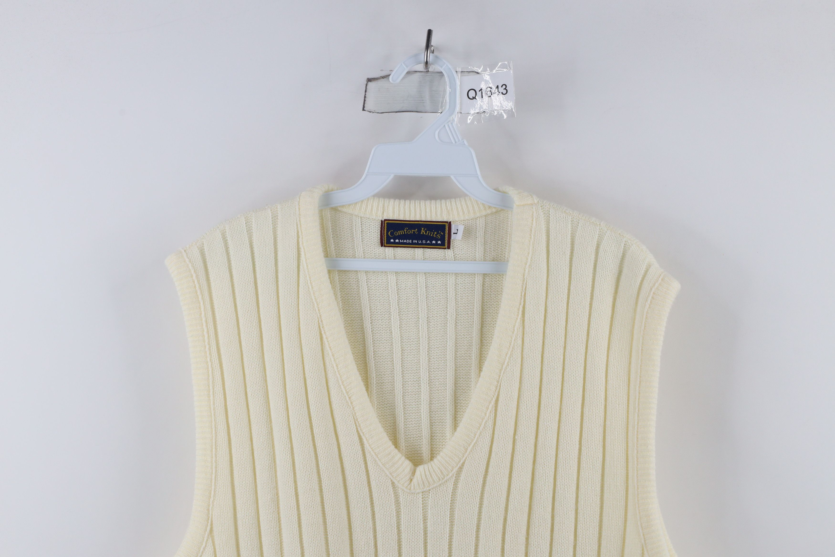 Vintage Vintage 70s Streetwear Knit V-Neck Sweater Vest Cream USA Size US L / EU 52-54 / 3 - 2 Thumbnail