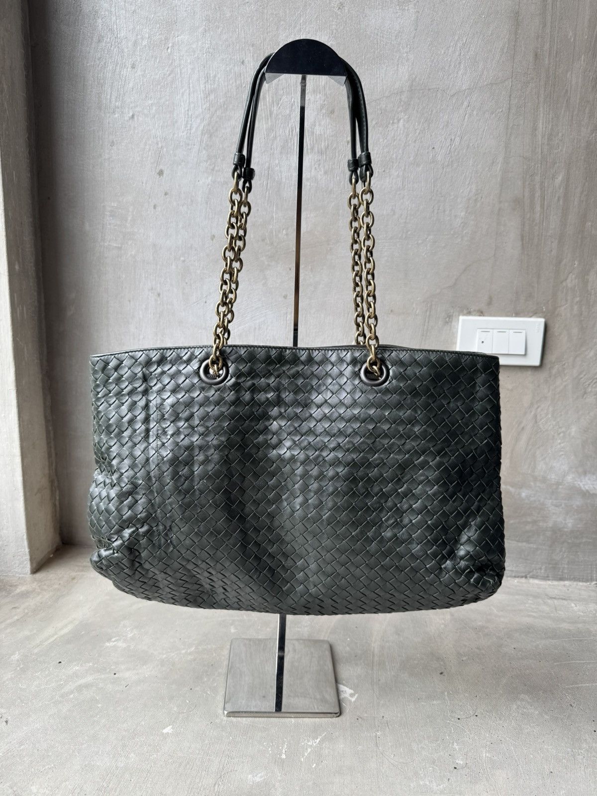 Bottega Veneta Bottega Veneta Medium Intrecciato Double Chain Tote Size ONE SIZE - 1 Thumbnail