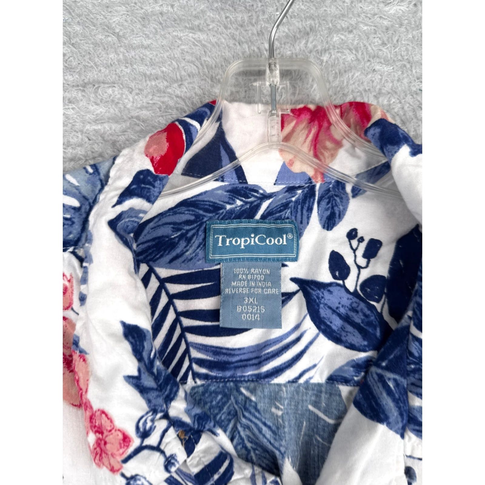Vintage Tropicool Shirt Adult 3XL White Blue Floral 100% Rayon Hawaiian Button Up Mens Size US XXL / EU 58 / 5 - 7 Thumbnail