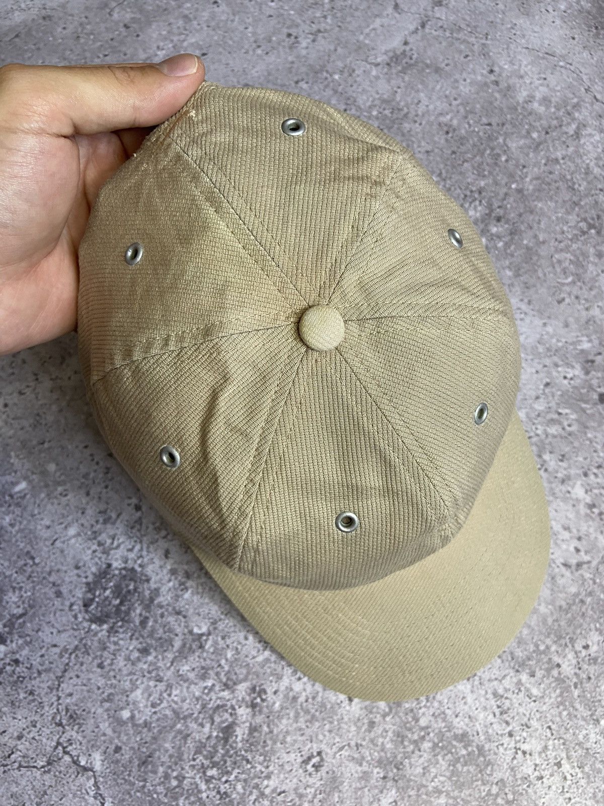 Nike Nike Vintage Beige Cap OS Metal Logo Size ONE SIZE - 4 Thumbnail