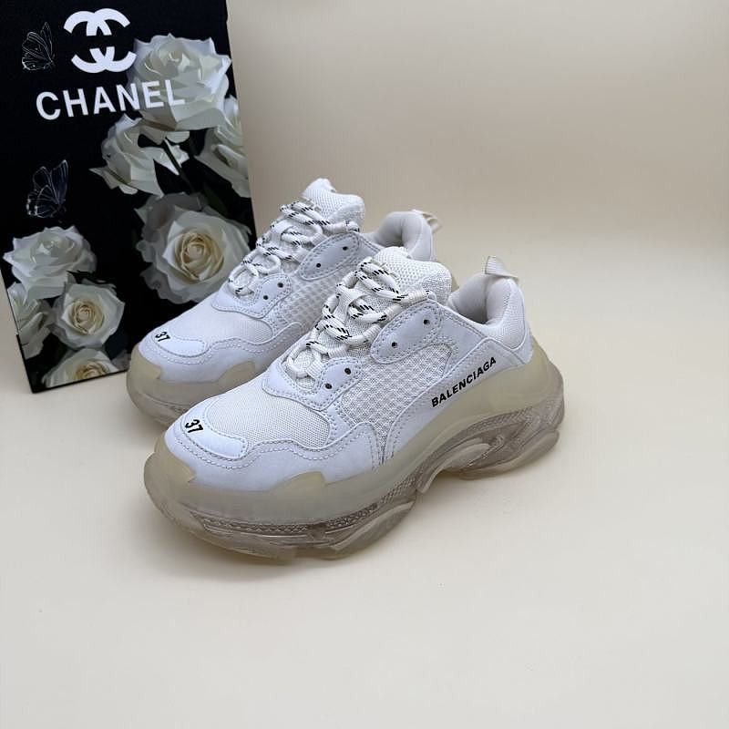 Balenciaga Balenciaga Triple S Clear Sole Sneakers White Size 37 Size US 7 / IT 37 - 1 Thumbnail