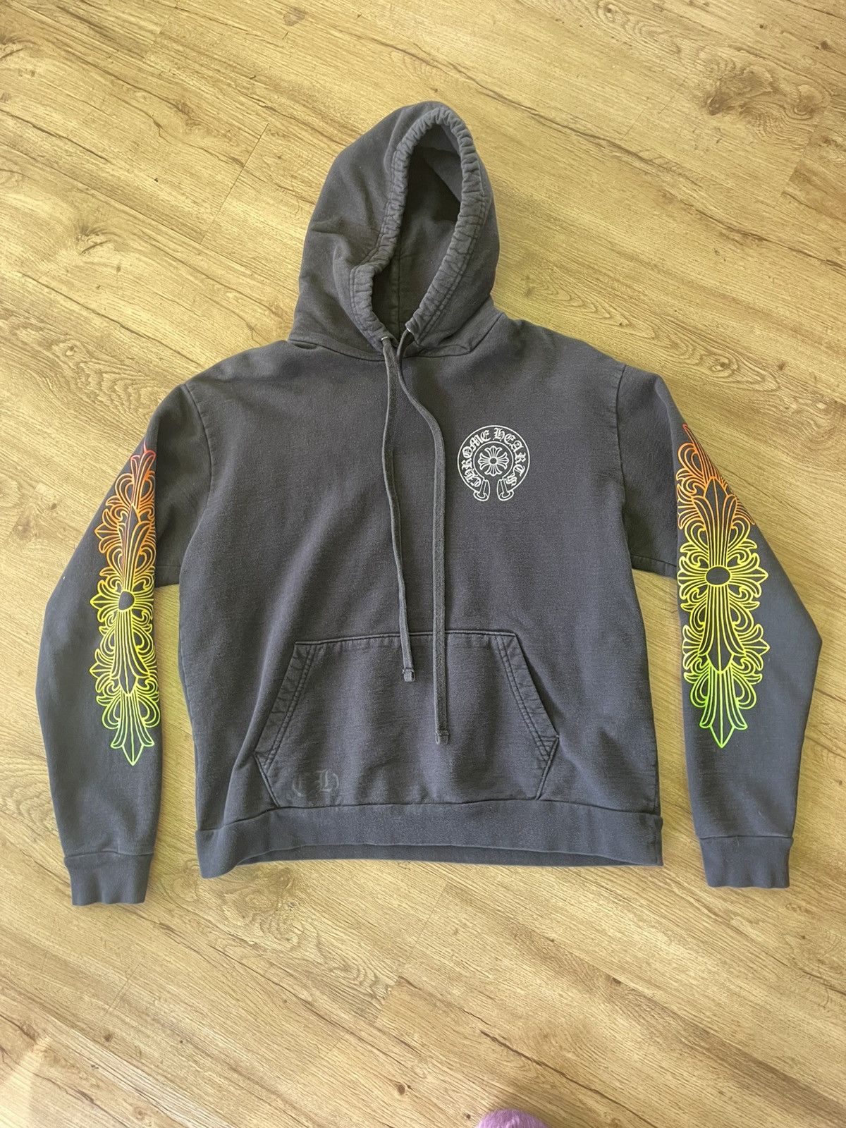 【Chrome Hearts】Floral Sleeve Gradient Hoodie★フーディ Chrome Hearts Floral Sleeve Gradient Made In Hollywood