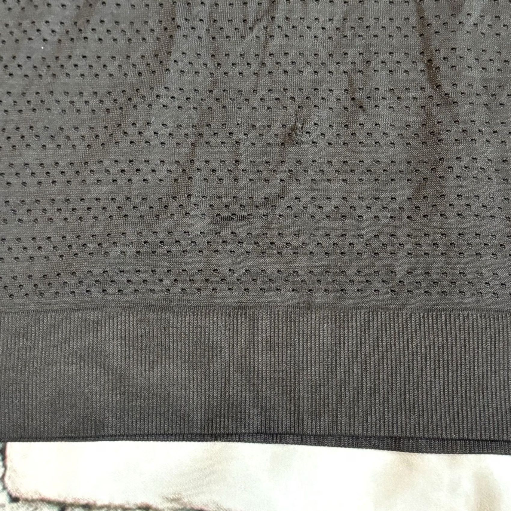 Lululemon Womens Lululemon Breeze By Long Sleeve Perforated Shirt Black sz Large Size L / US 10 / IT 46 - 5 Thumbnail
